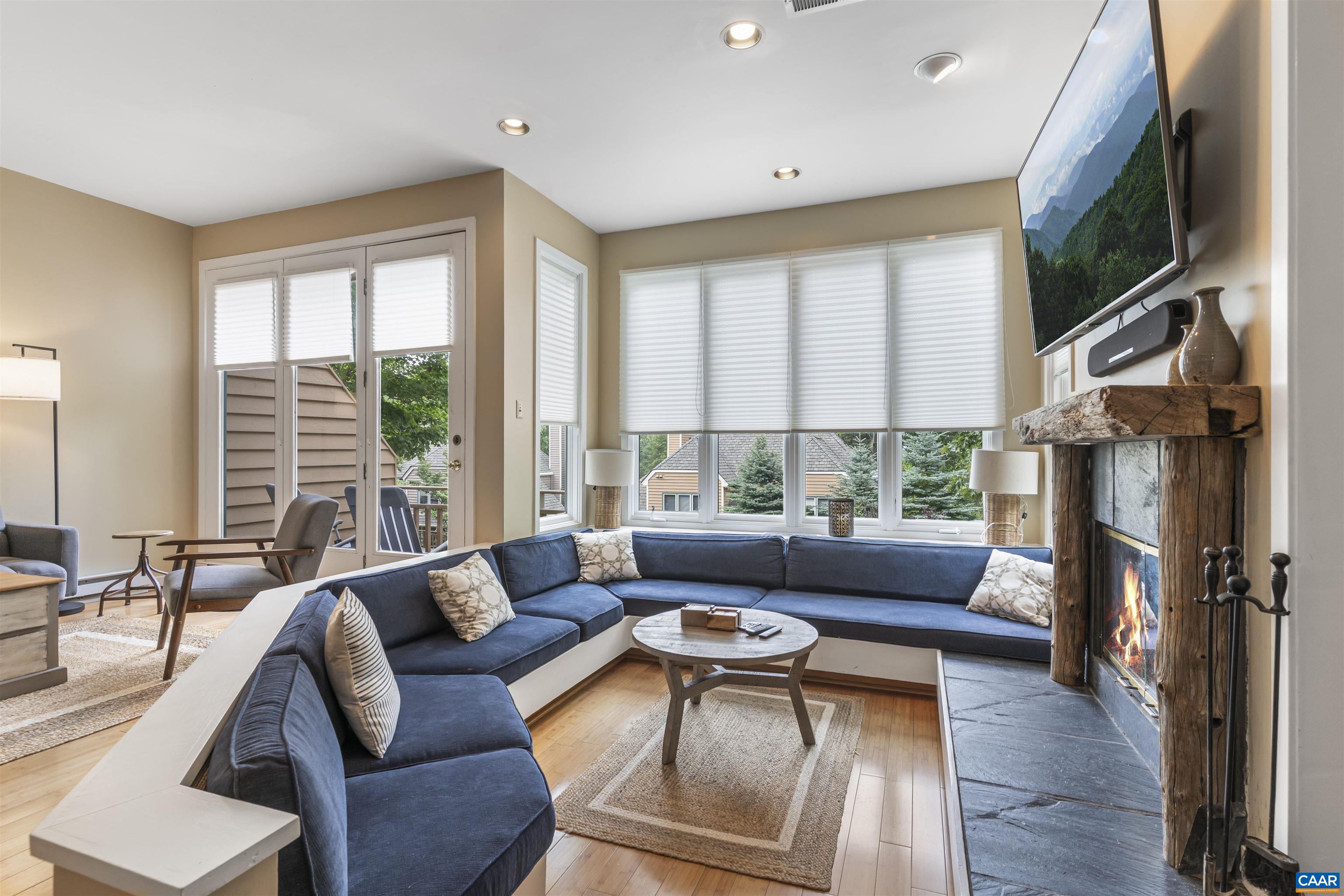19 Ivy Glen Ln