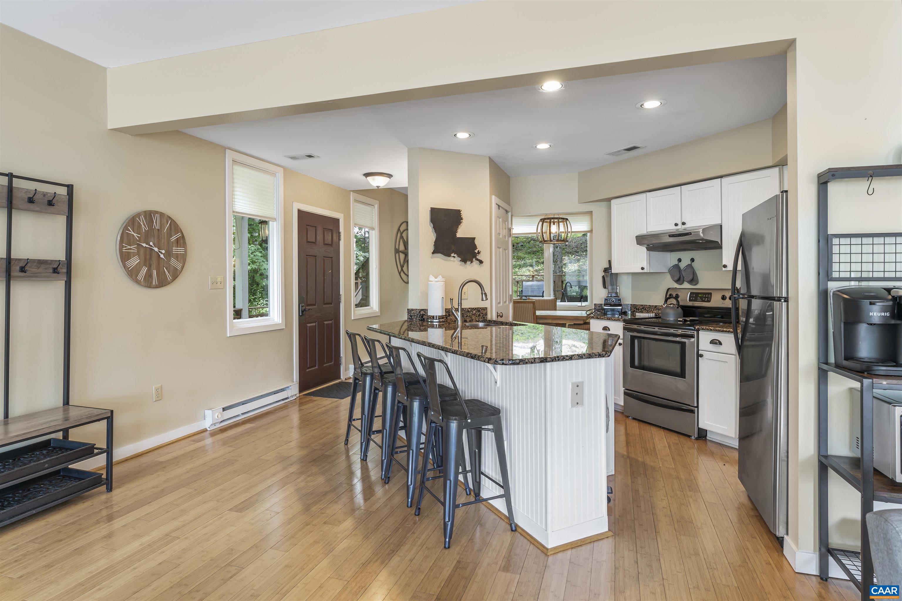 19 Ivy Glen Ln