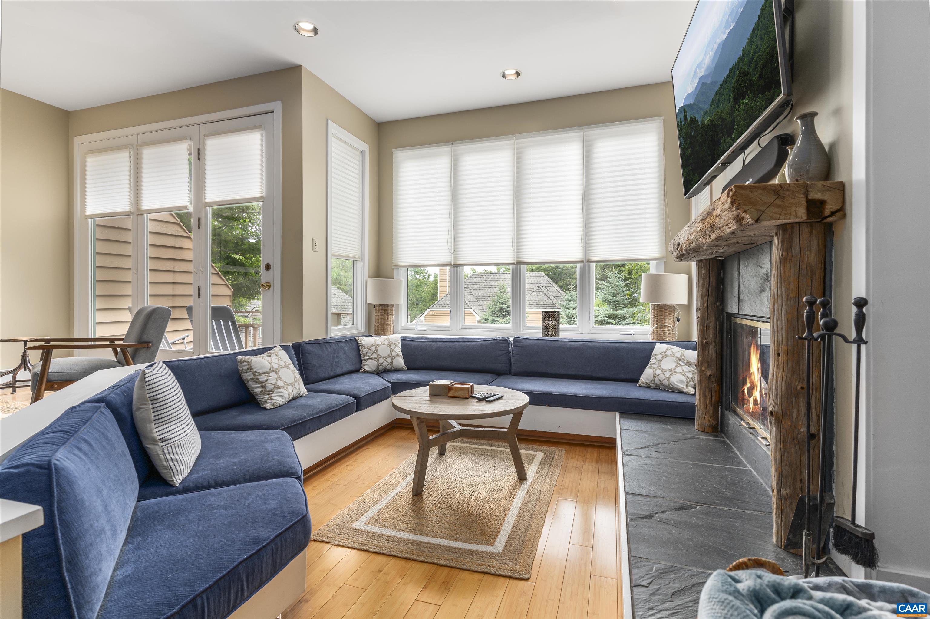 19 Ivy Glen Ln