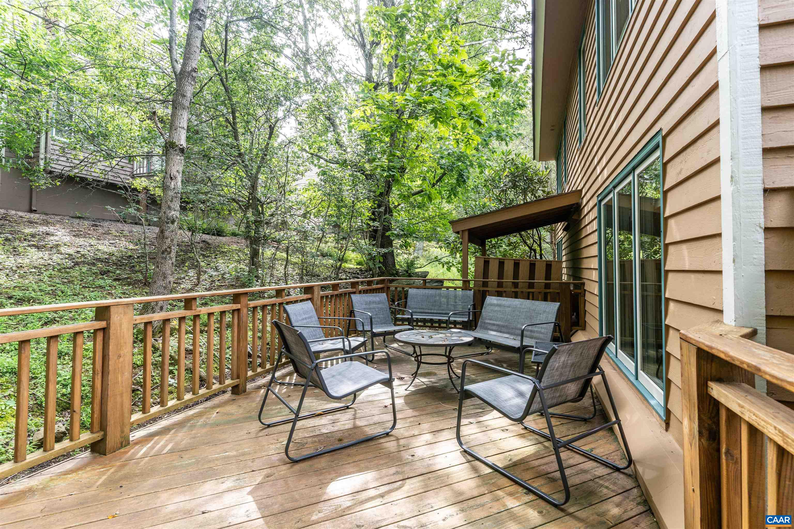 19 Ivy Glen Ln