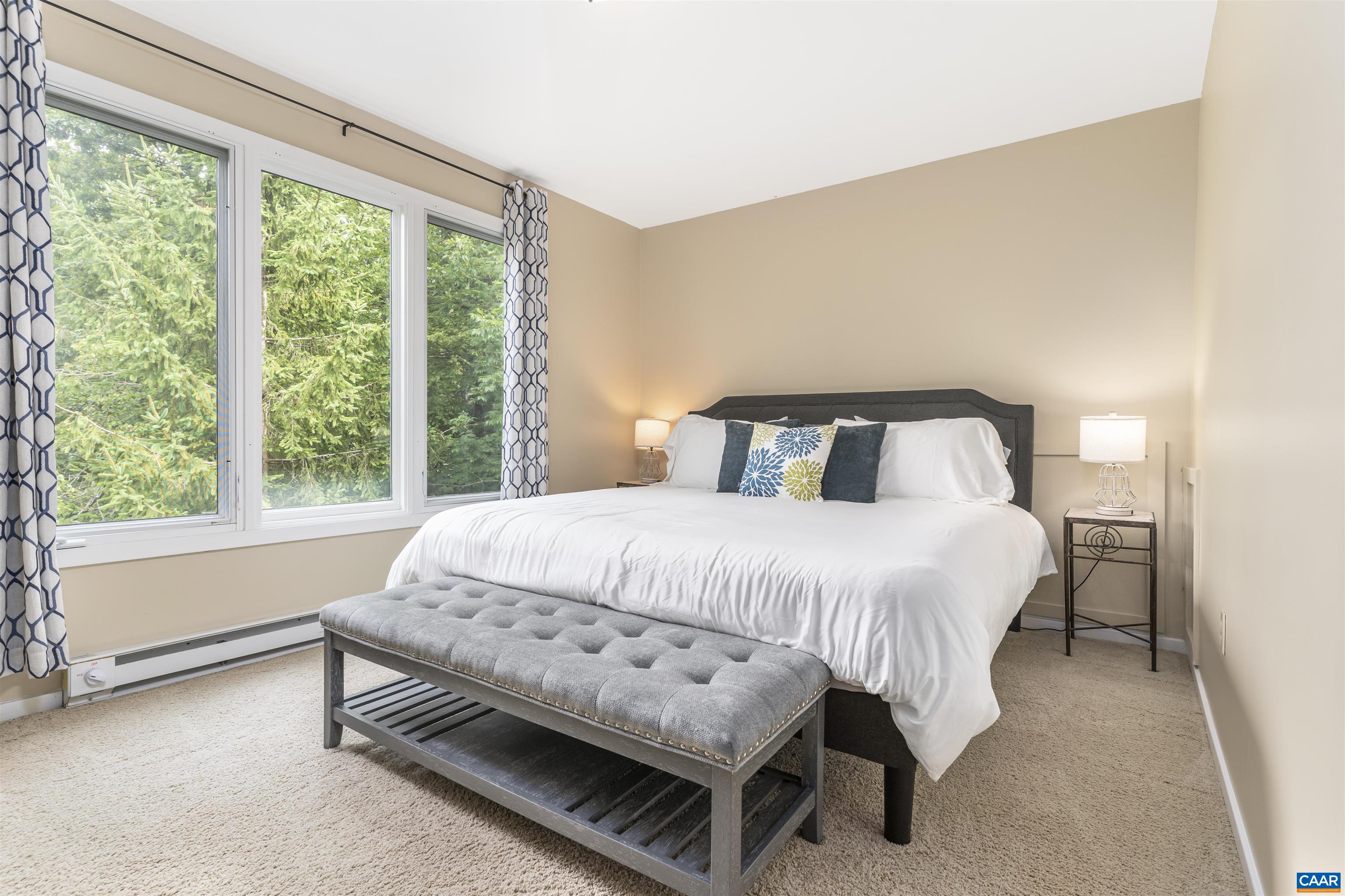 19 Ivy Glen Ln