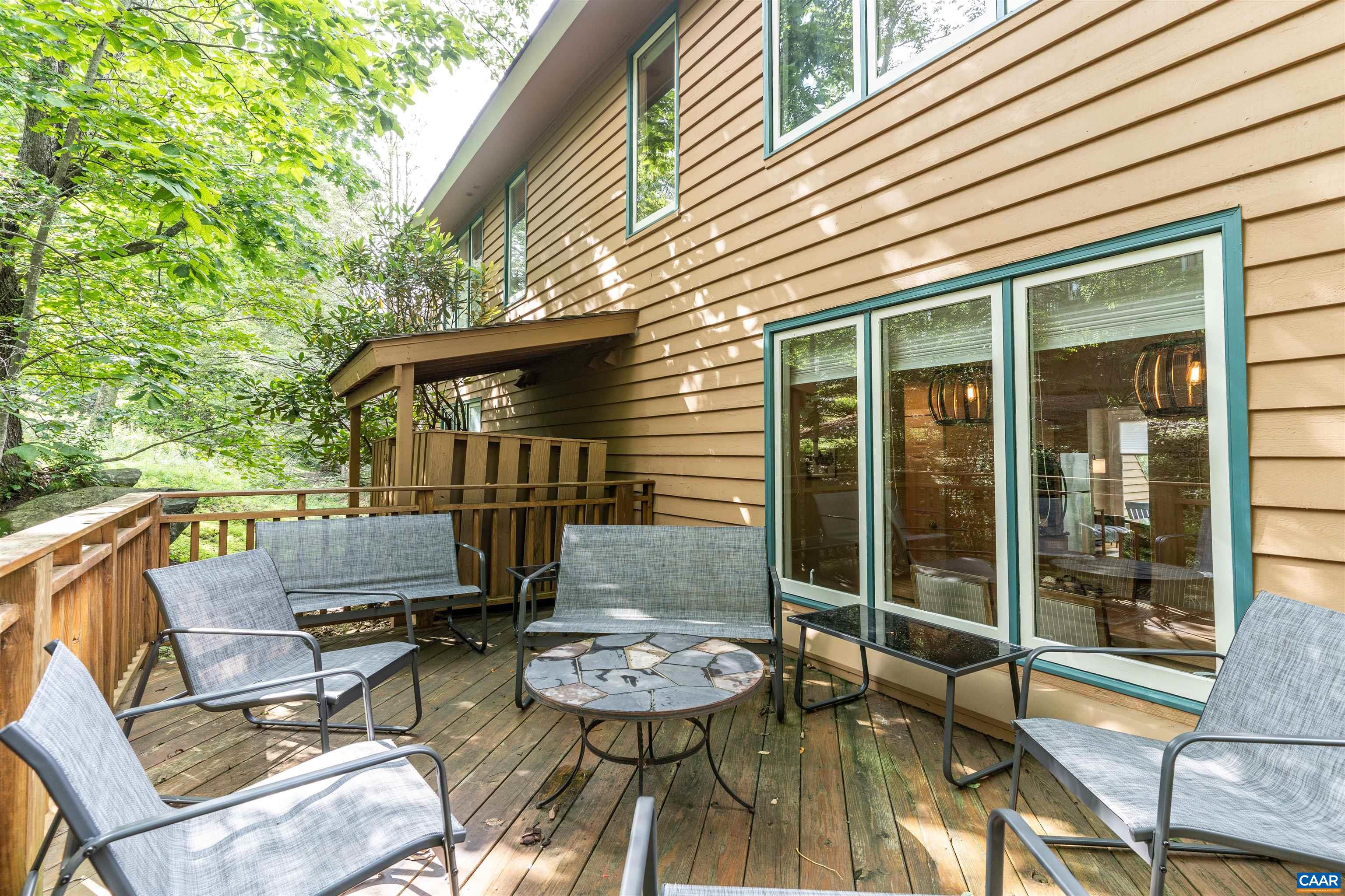 19 Ivy Glen Ln
