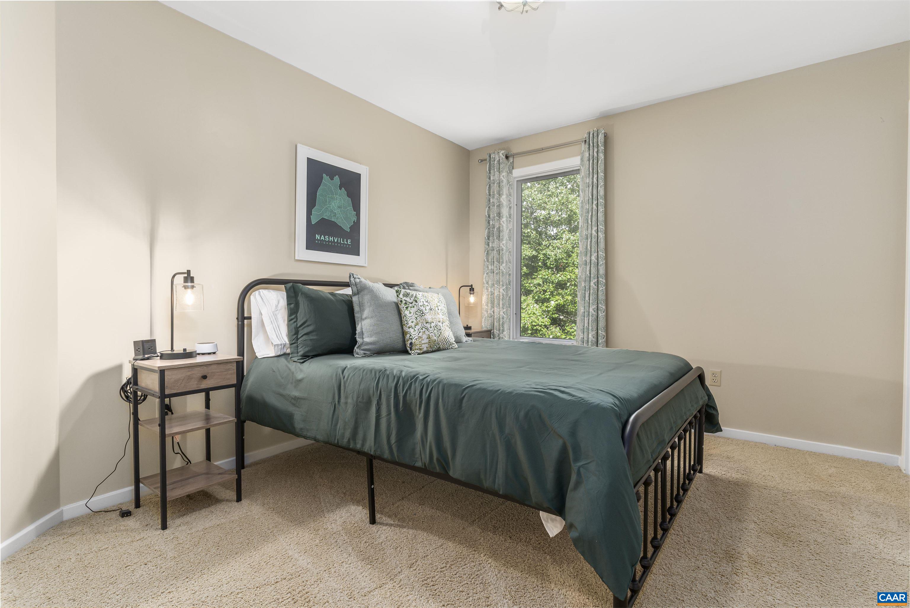 19 Ivy Glen Ln
