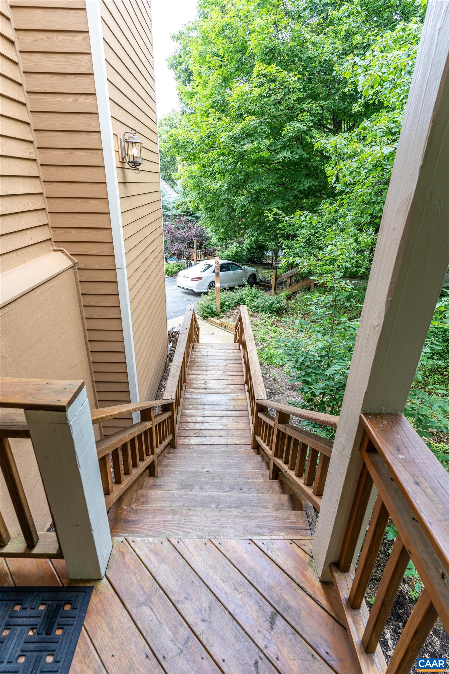 19 Ivy Glen Ln