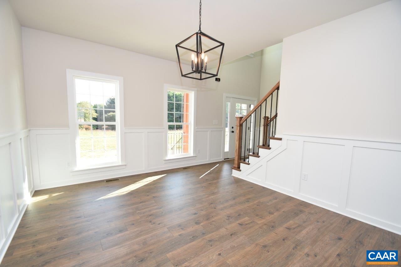 Forest Glen Ln