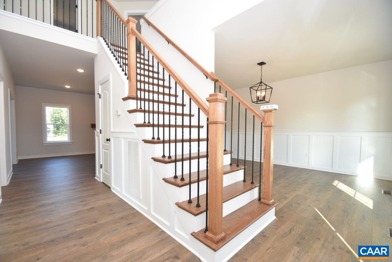 Forest Glen Ln