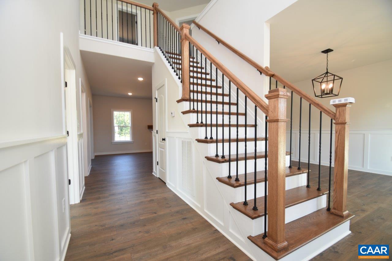 Forest Glen Ln