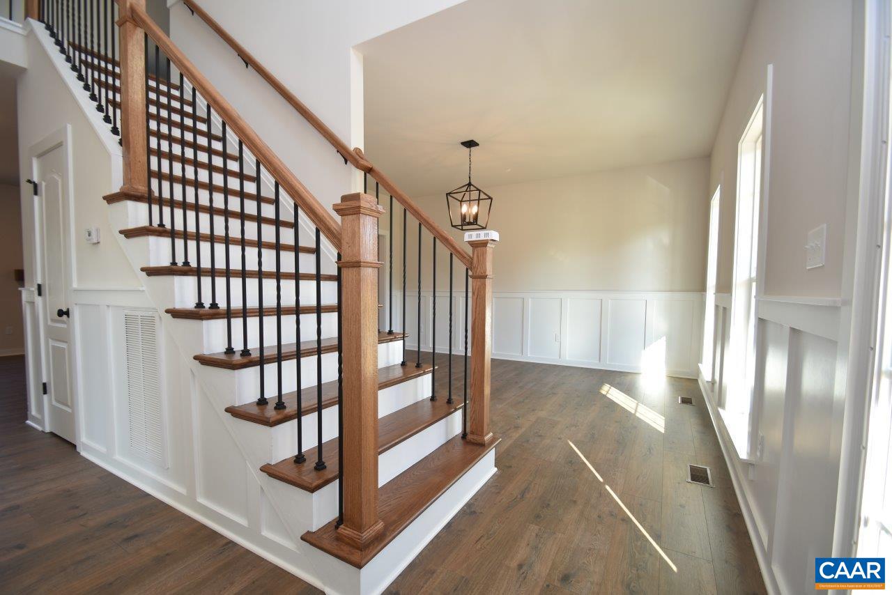 Forest Glen Ln