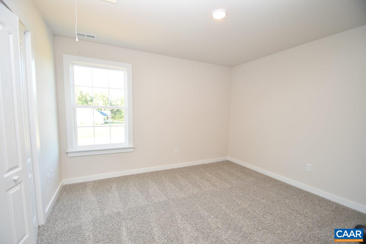 Forest Glen Ln