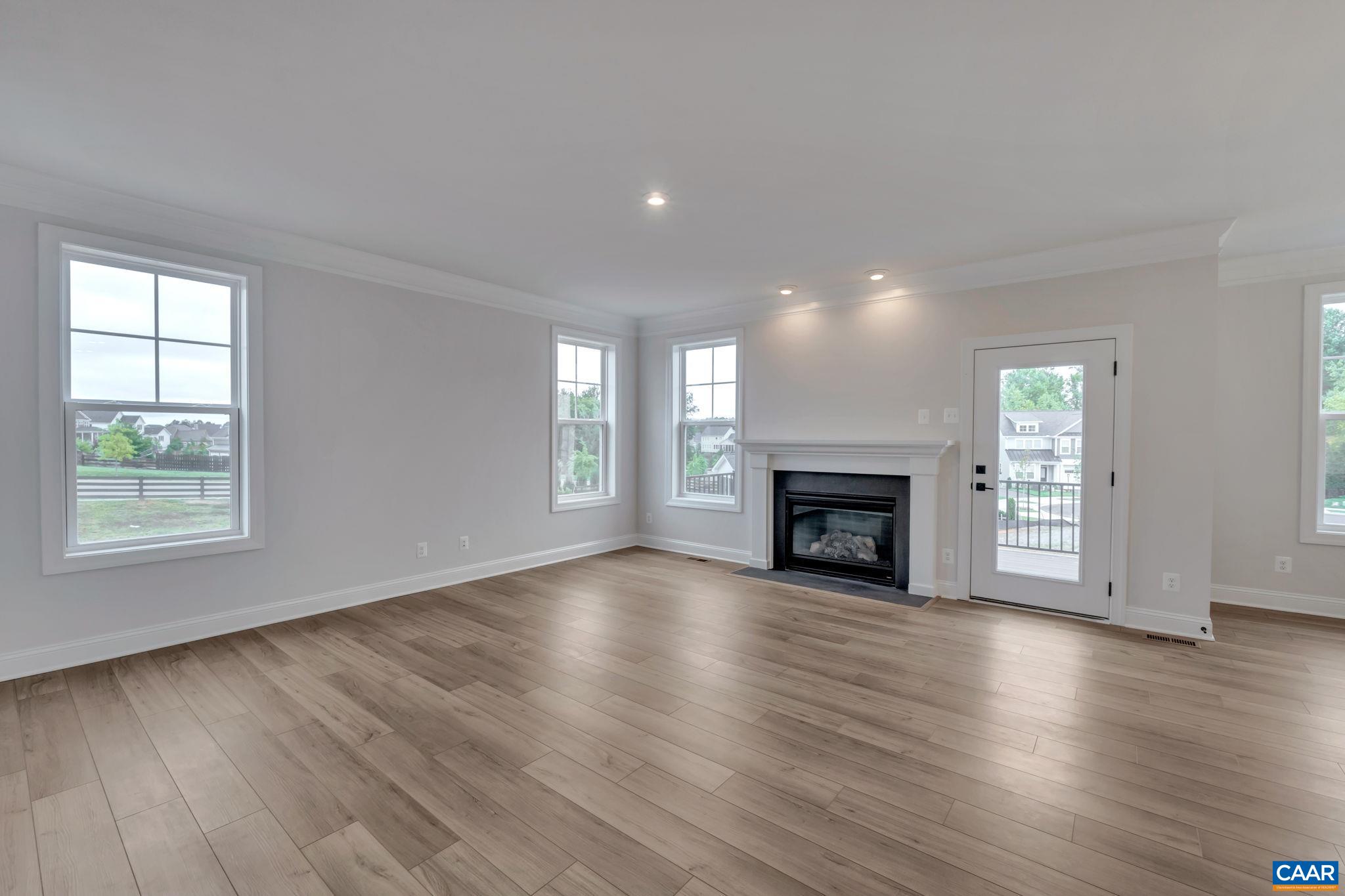 6 Laconia Ln