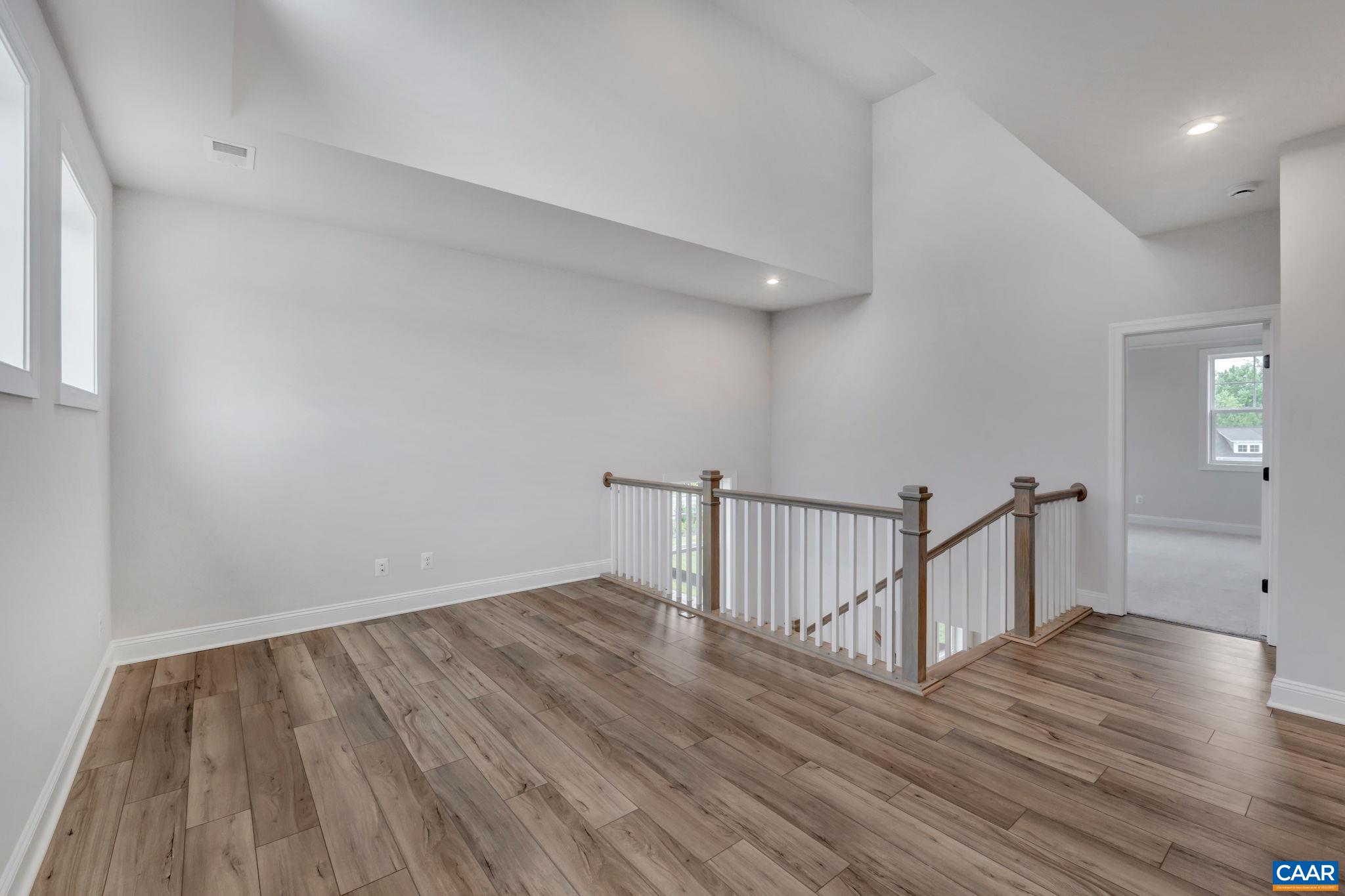 6 Laconia Ln