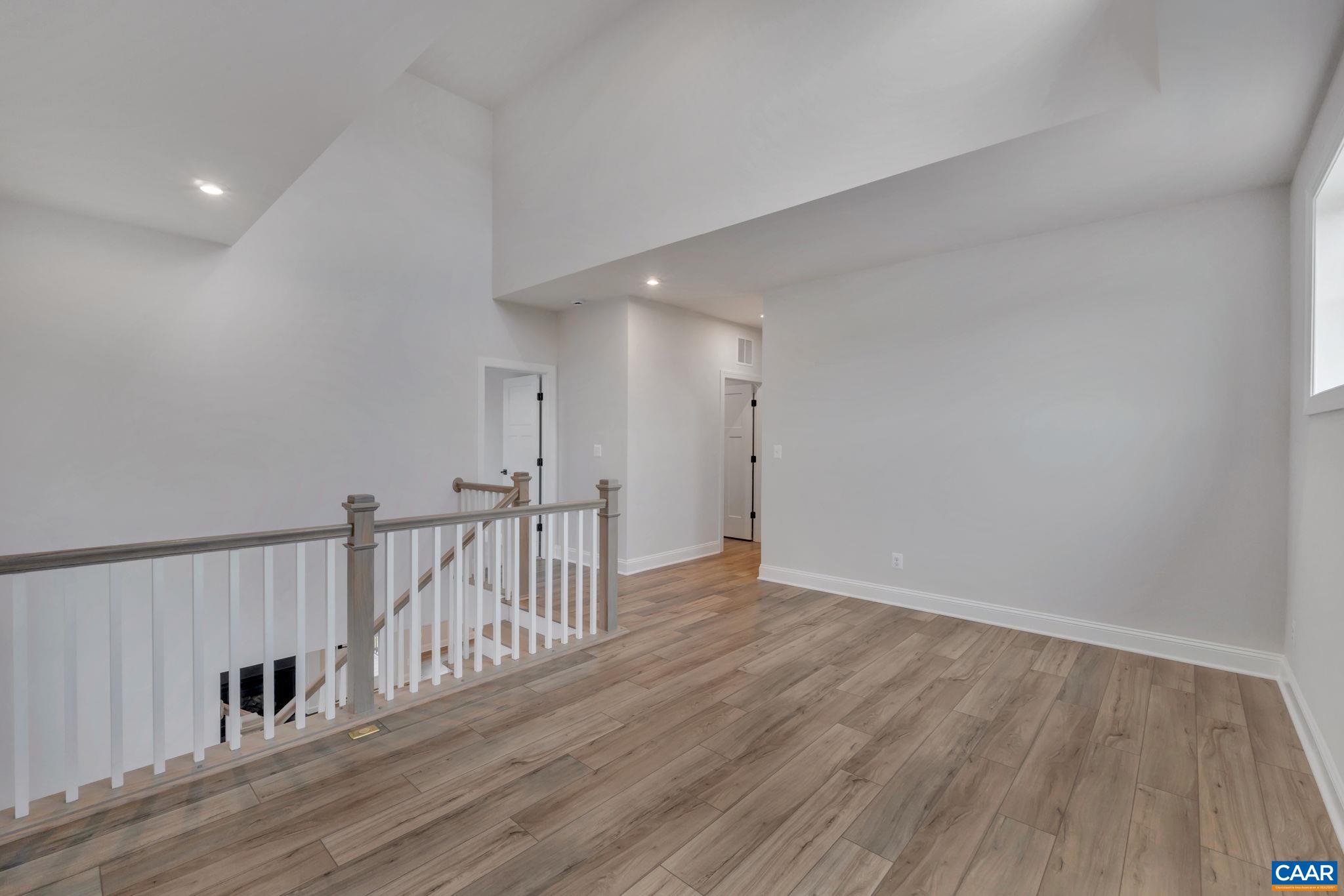 6 Laconia Ln