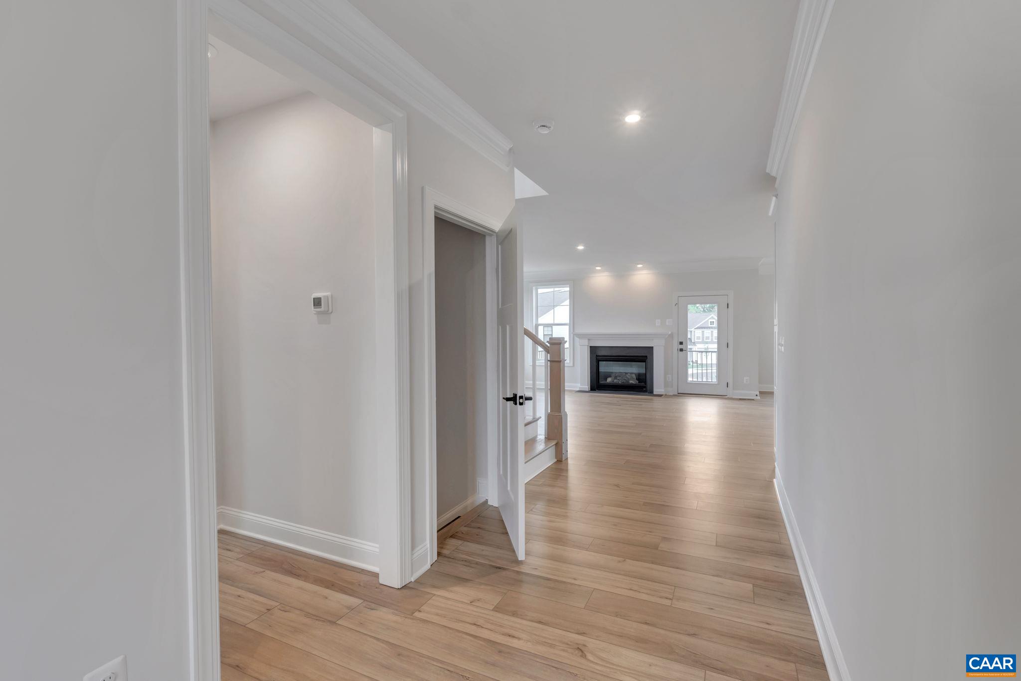 6 Laconia Ln