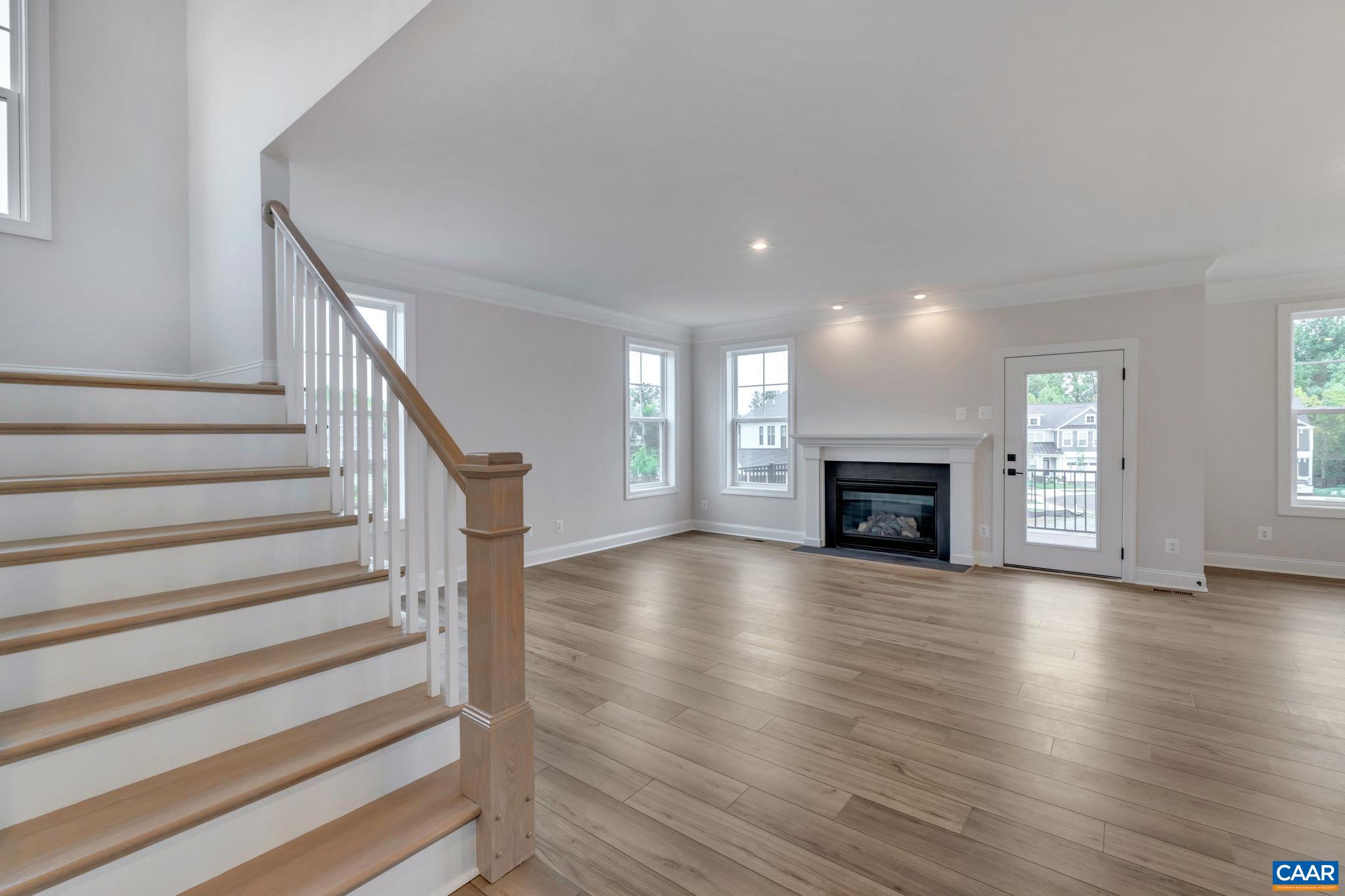 6 Laconia Ln