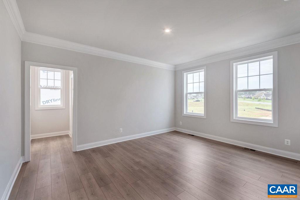 6b Laconia Ln