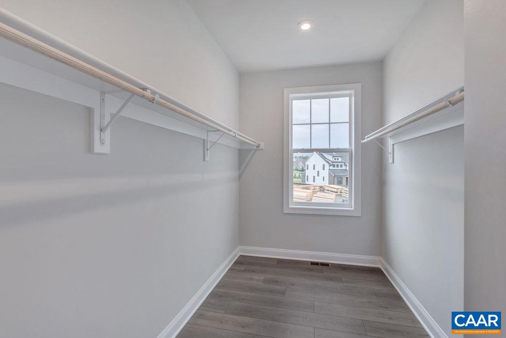 6b Laconia Ln