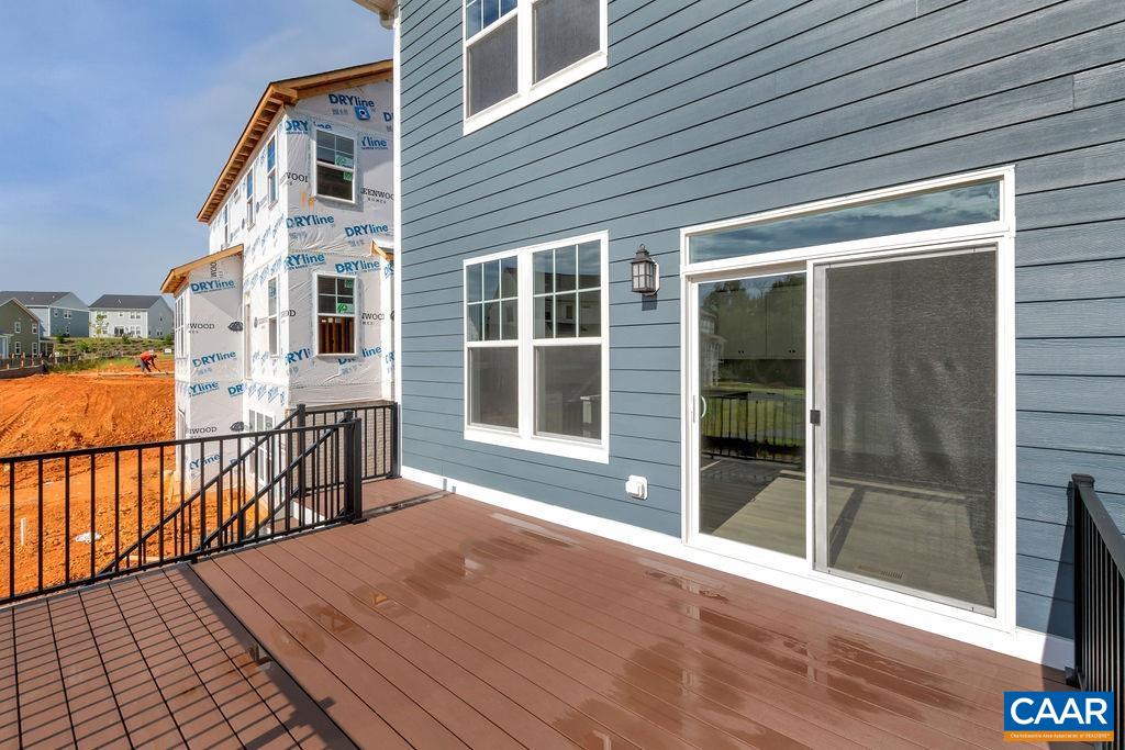 6b Laconia Ln