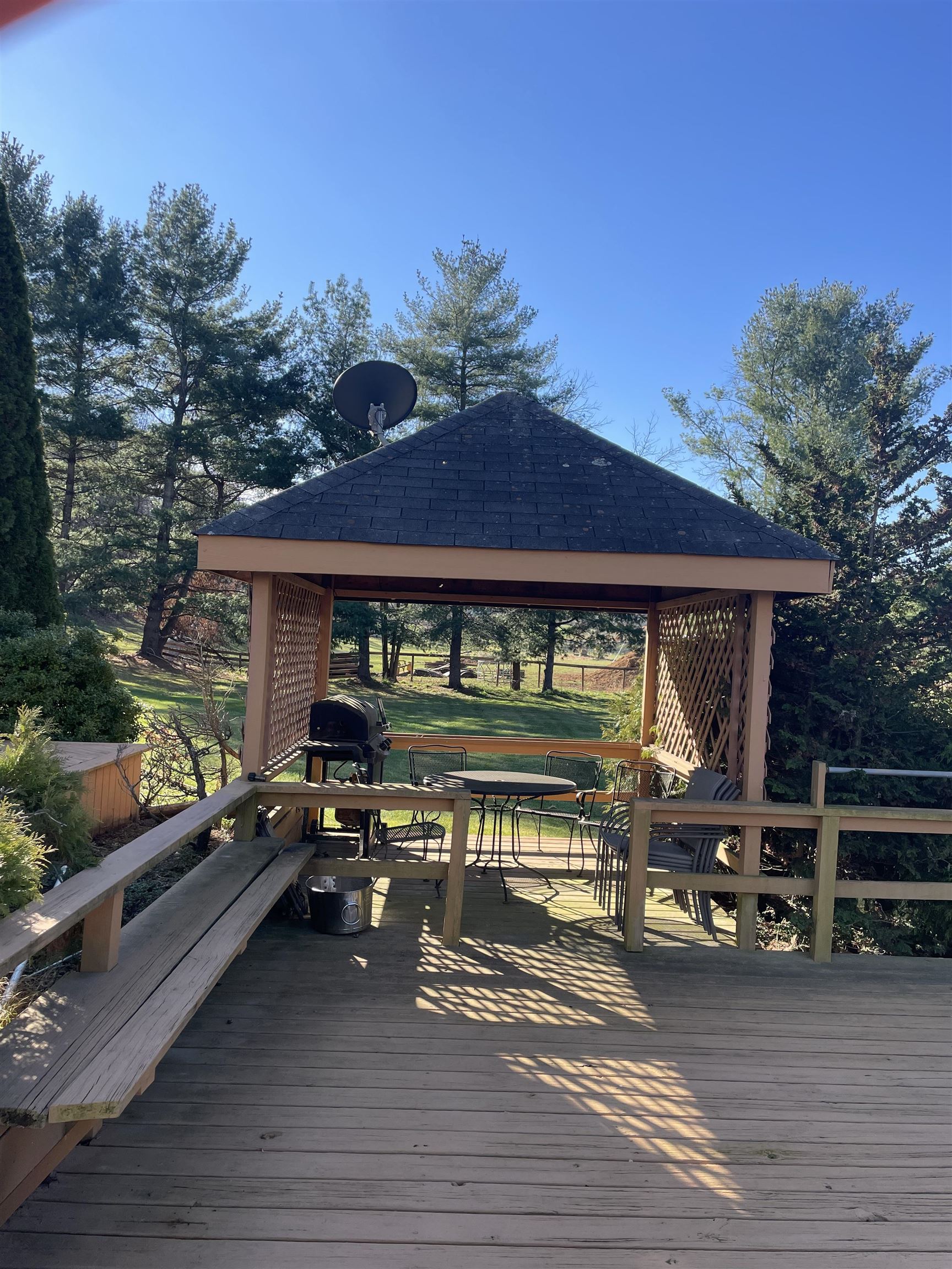 673 FROG POND RD