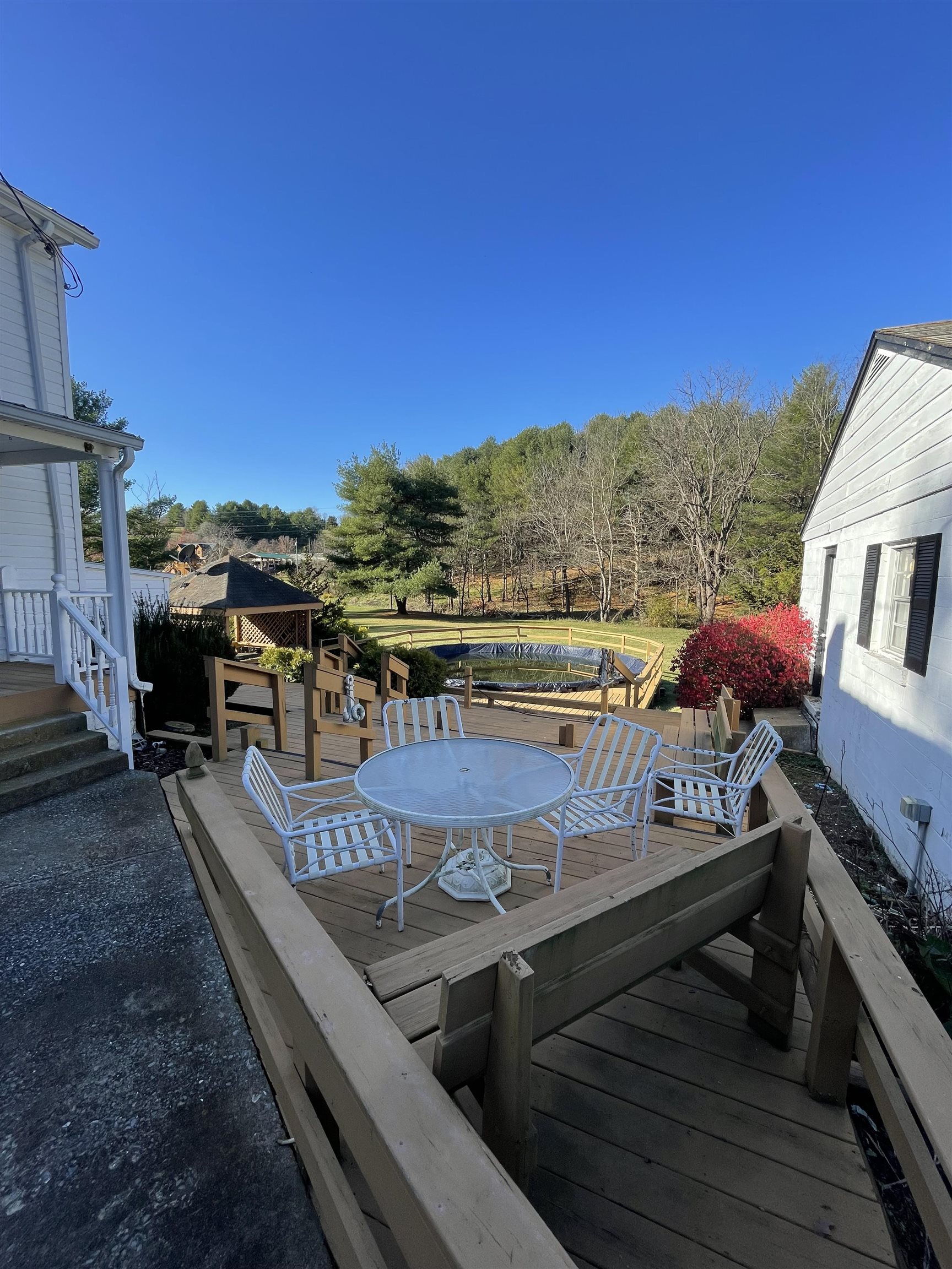 673 FROG POND RD