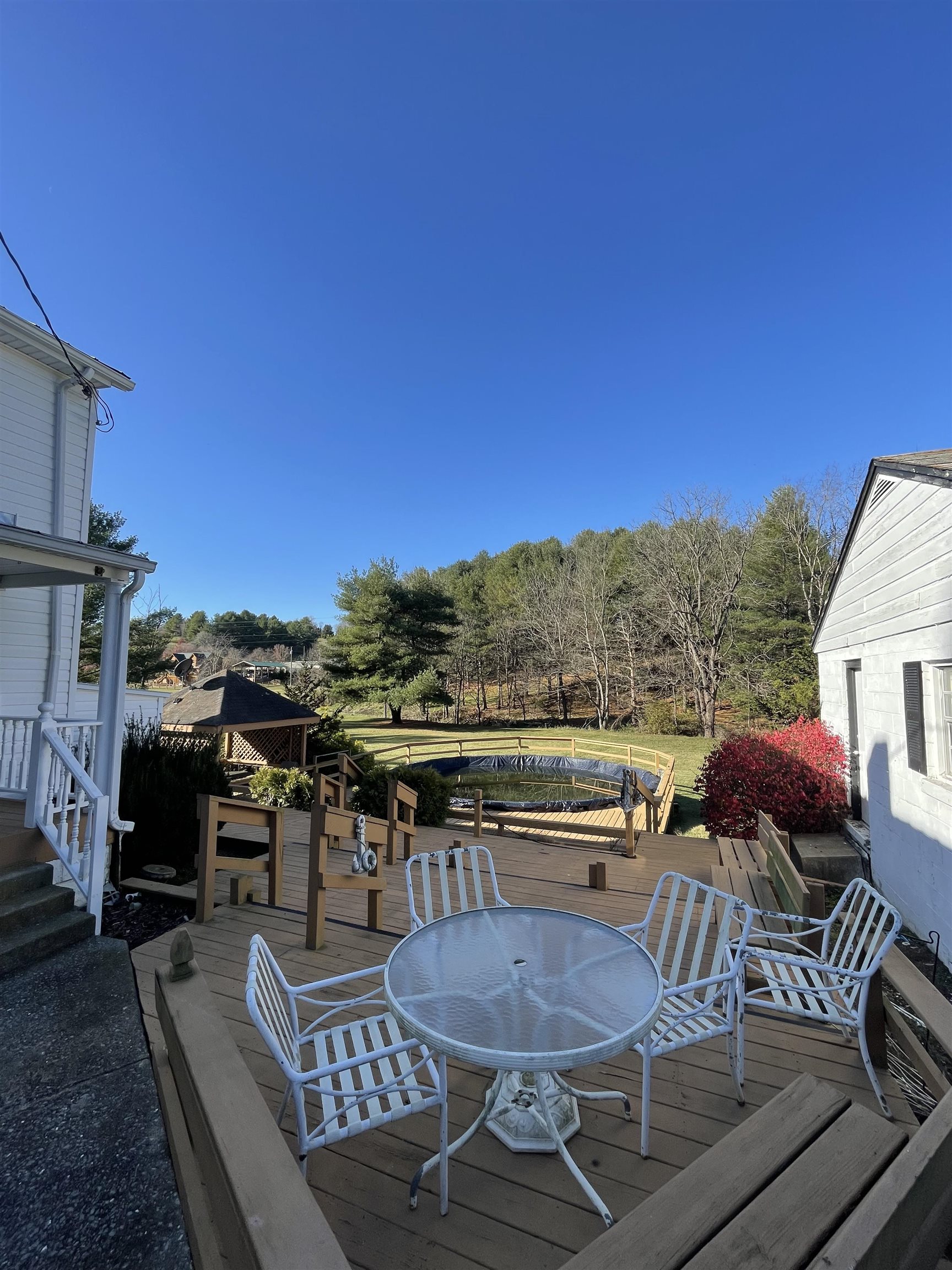673 FROG POND RD