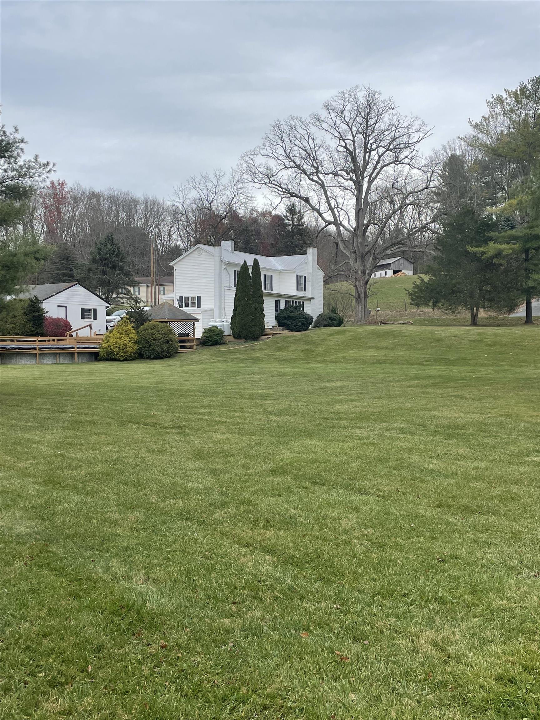 673 FROG POND RD