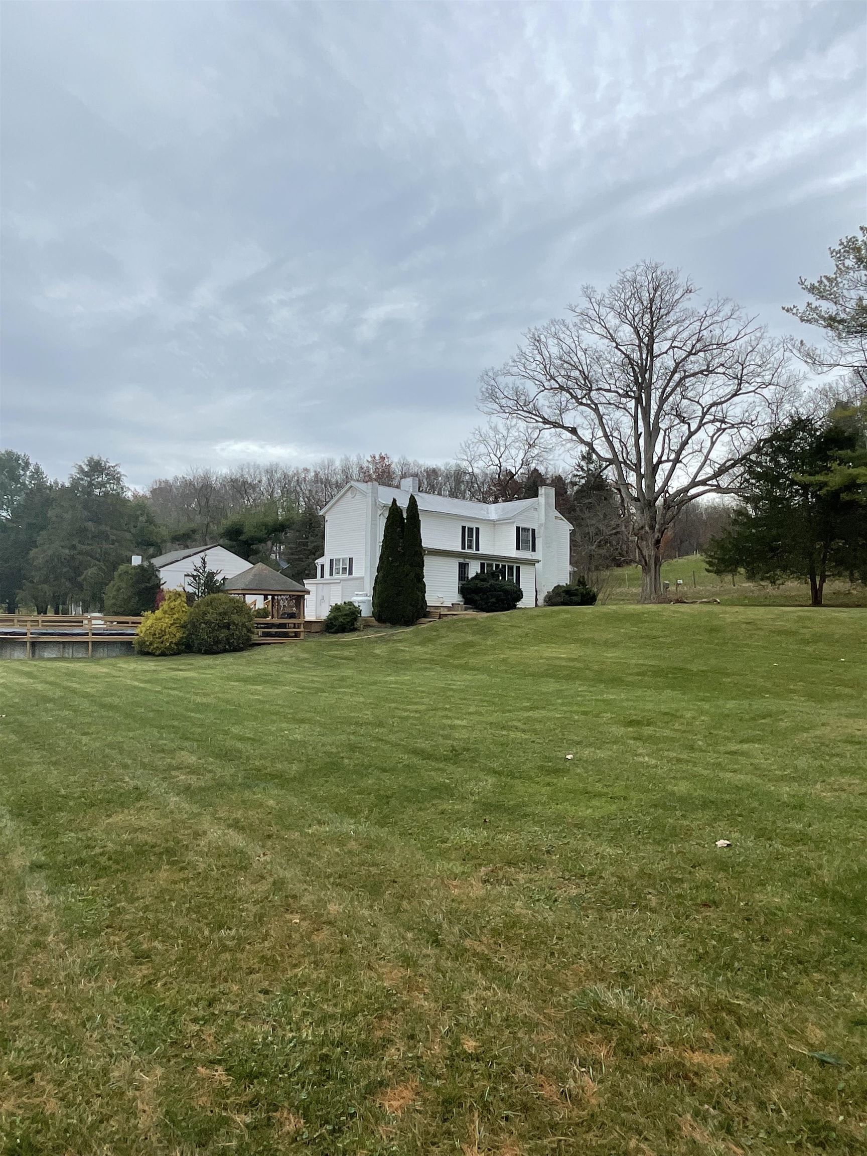673 FROG POND RD