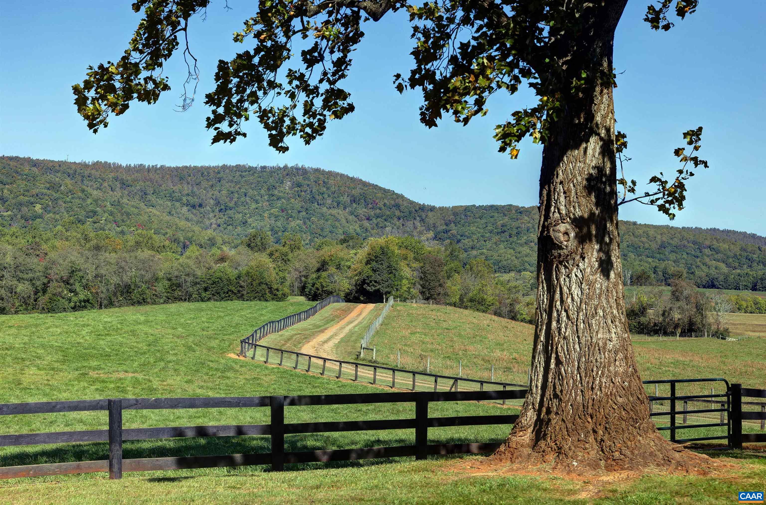 2262 Old Keswick Farm