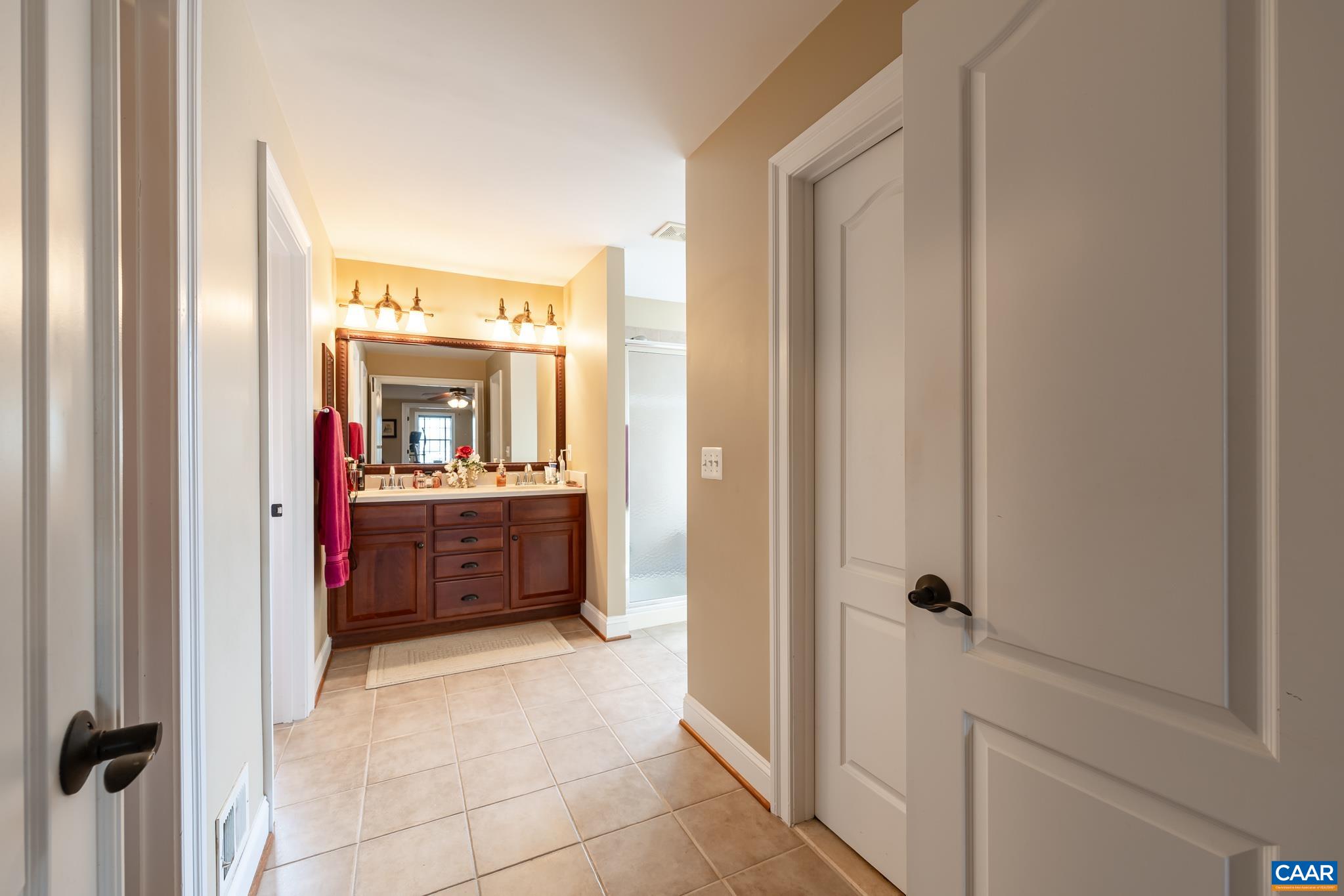2 Forest Ct
