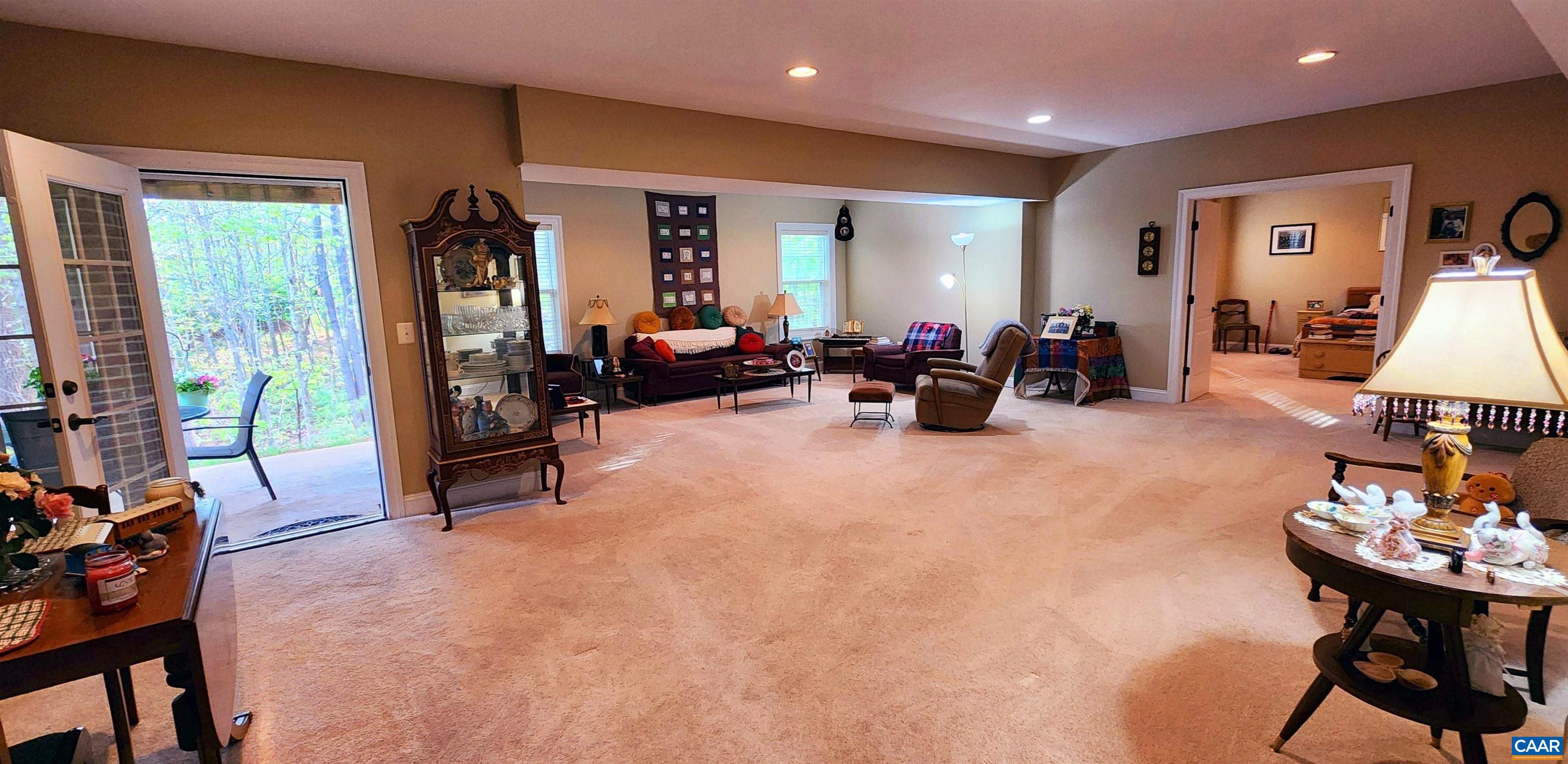 2 Forest Ct