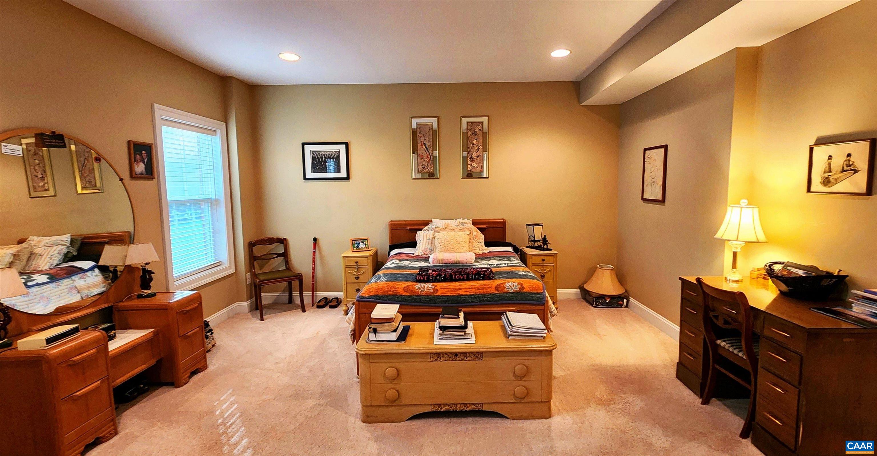 2 Forest Ct