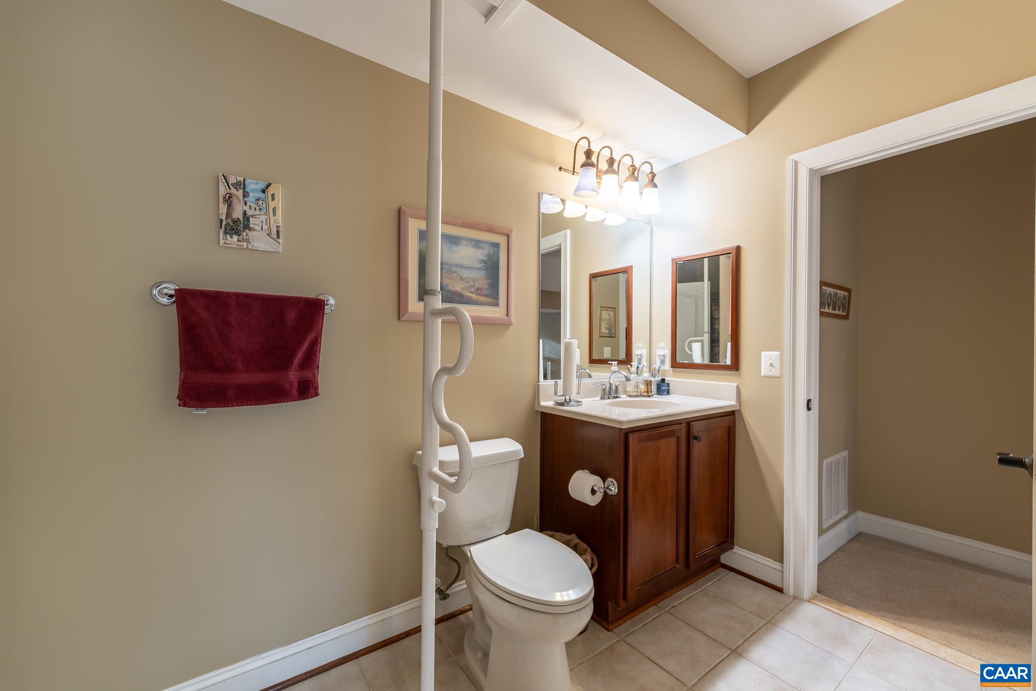 2 Forest Ct