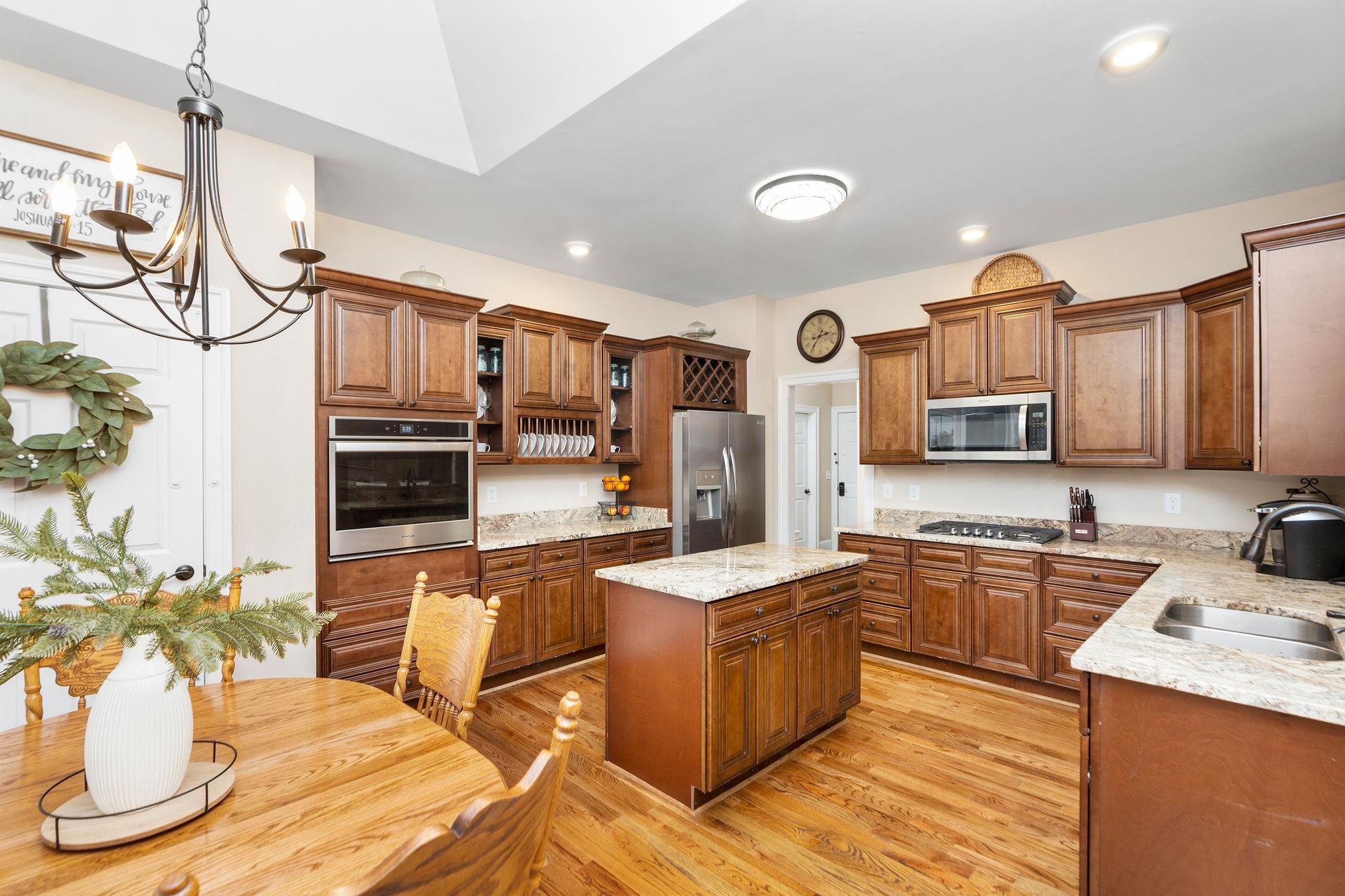 114 Jaspers Ln