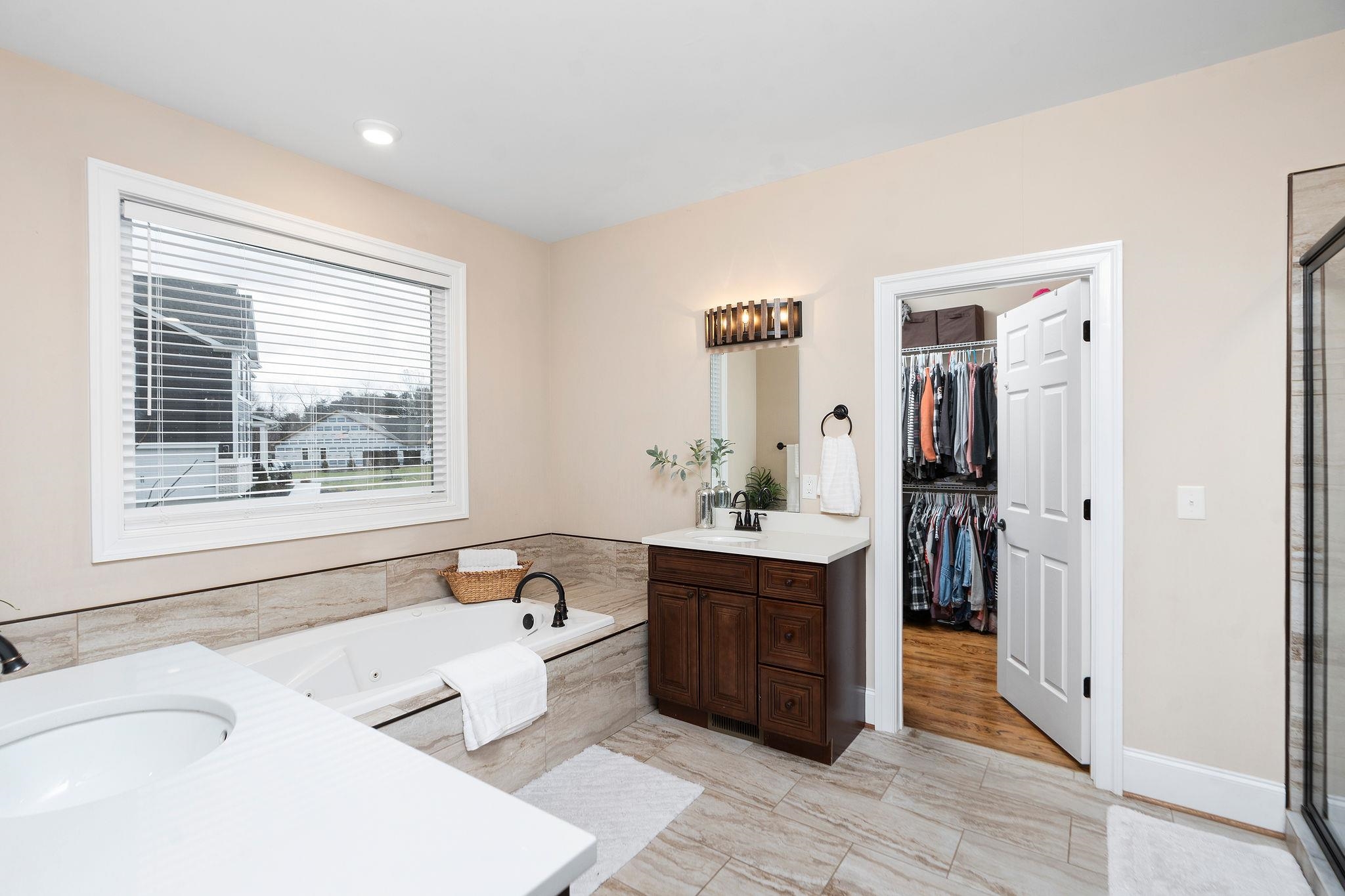 114 Jaspers Ln