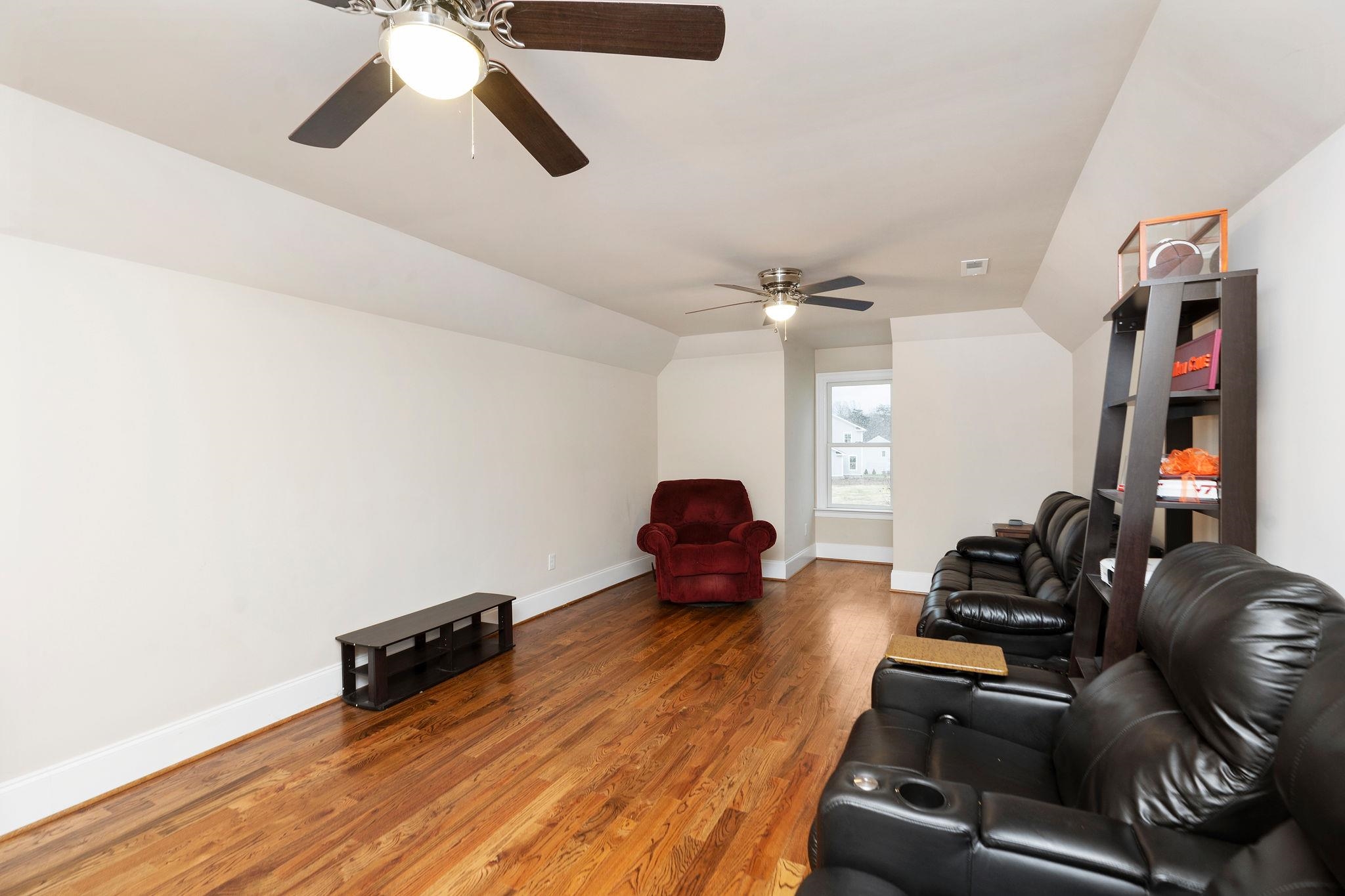 114 Jaspers Ln