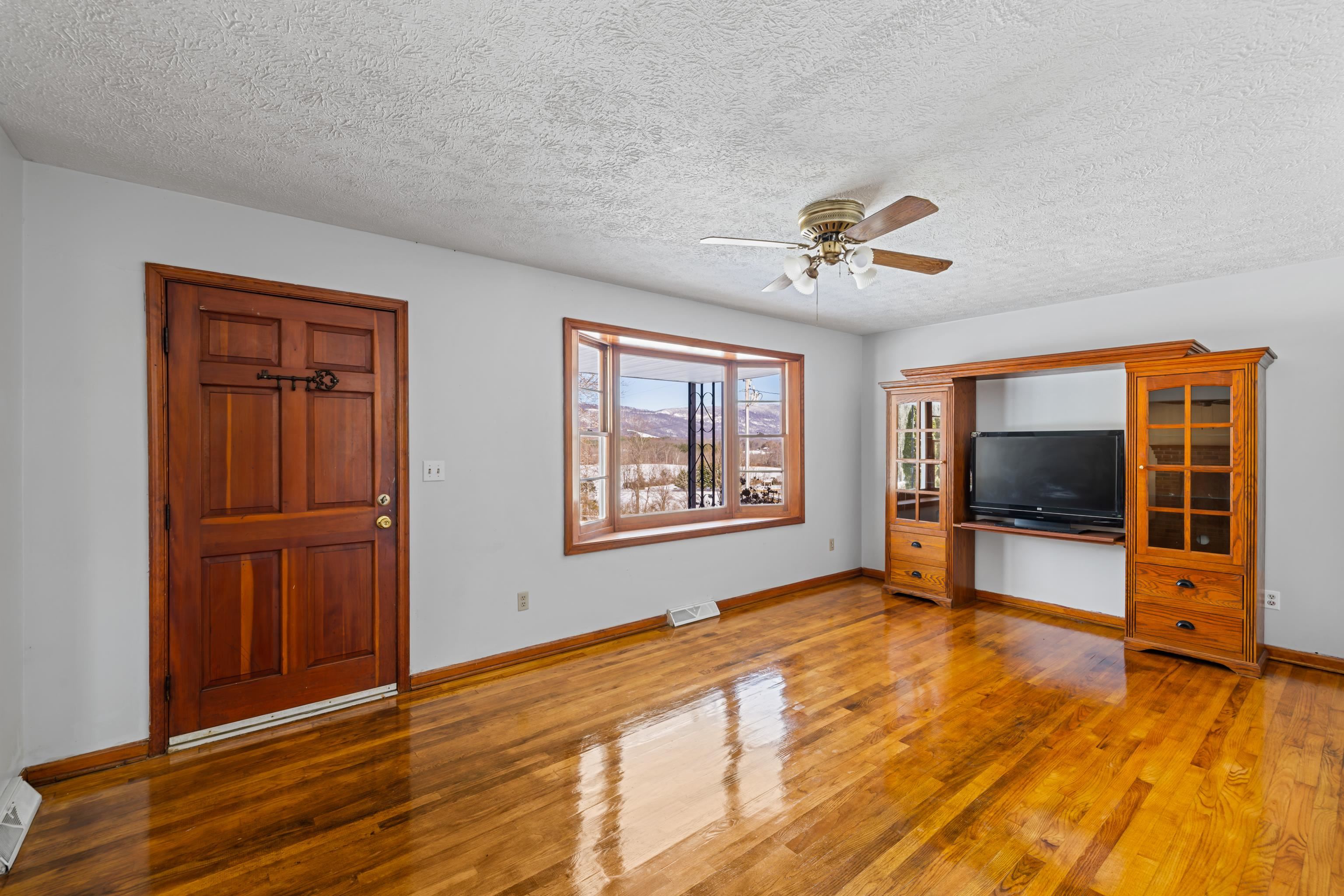 453 Glass Hollow Rd