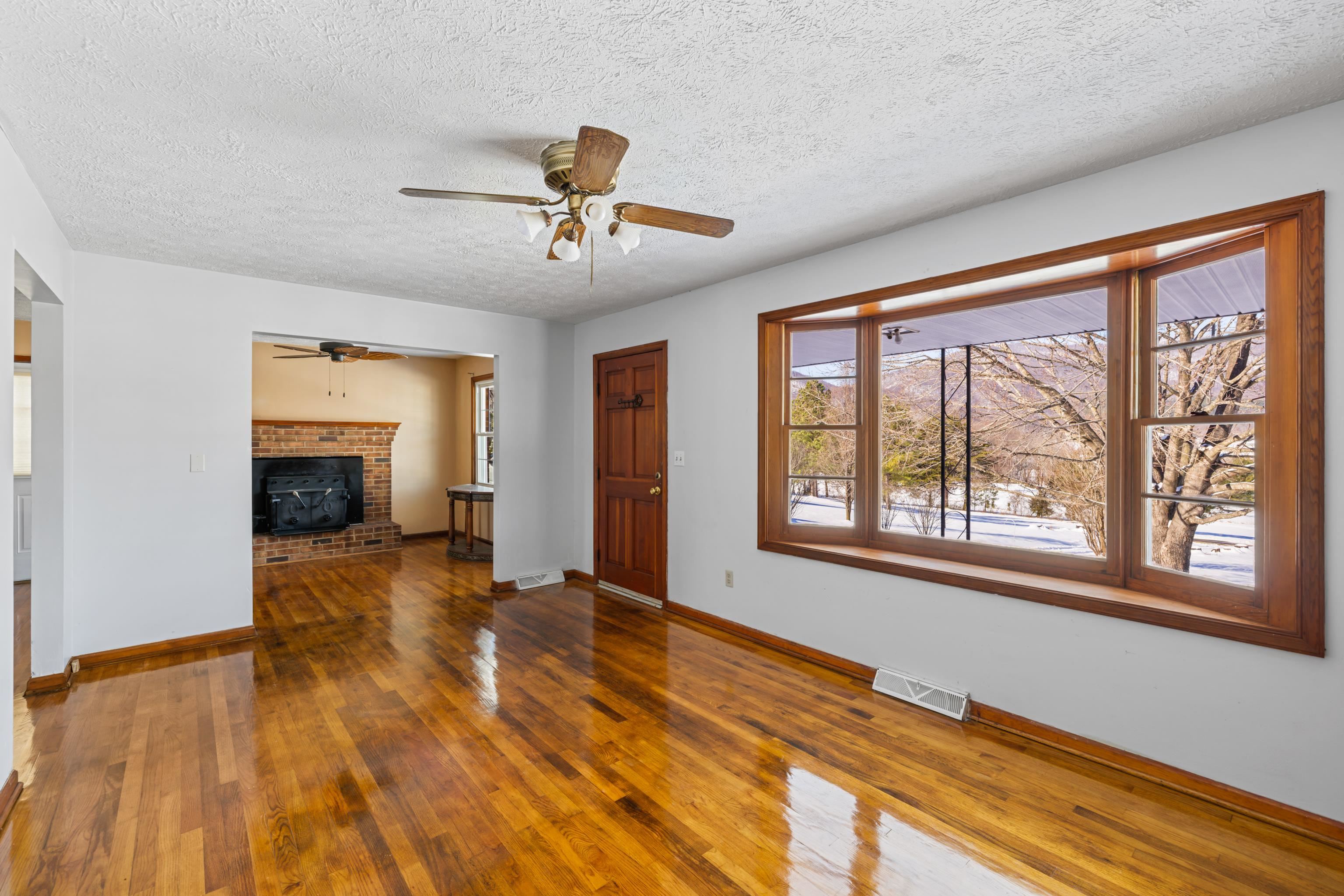 453 Glass Hollow Rd