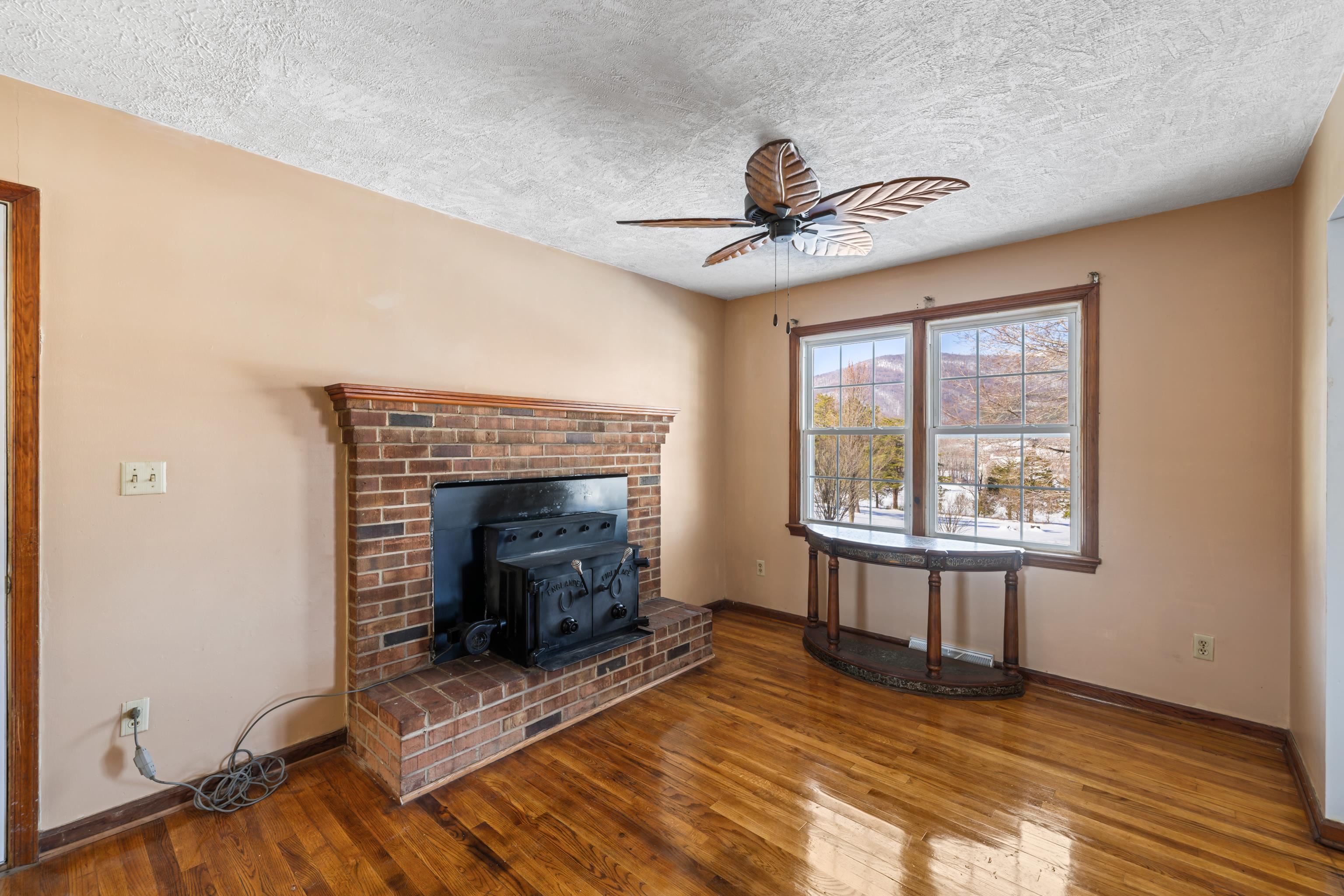 453 Glass Hollow Rd