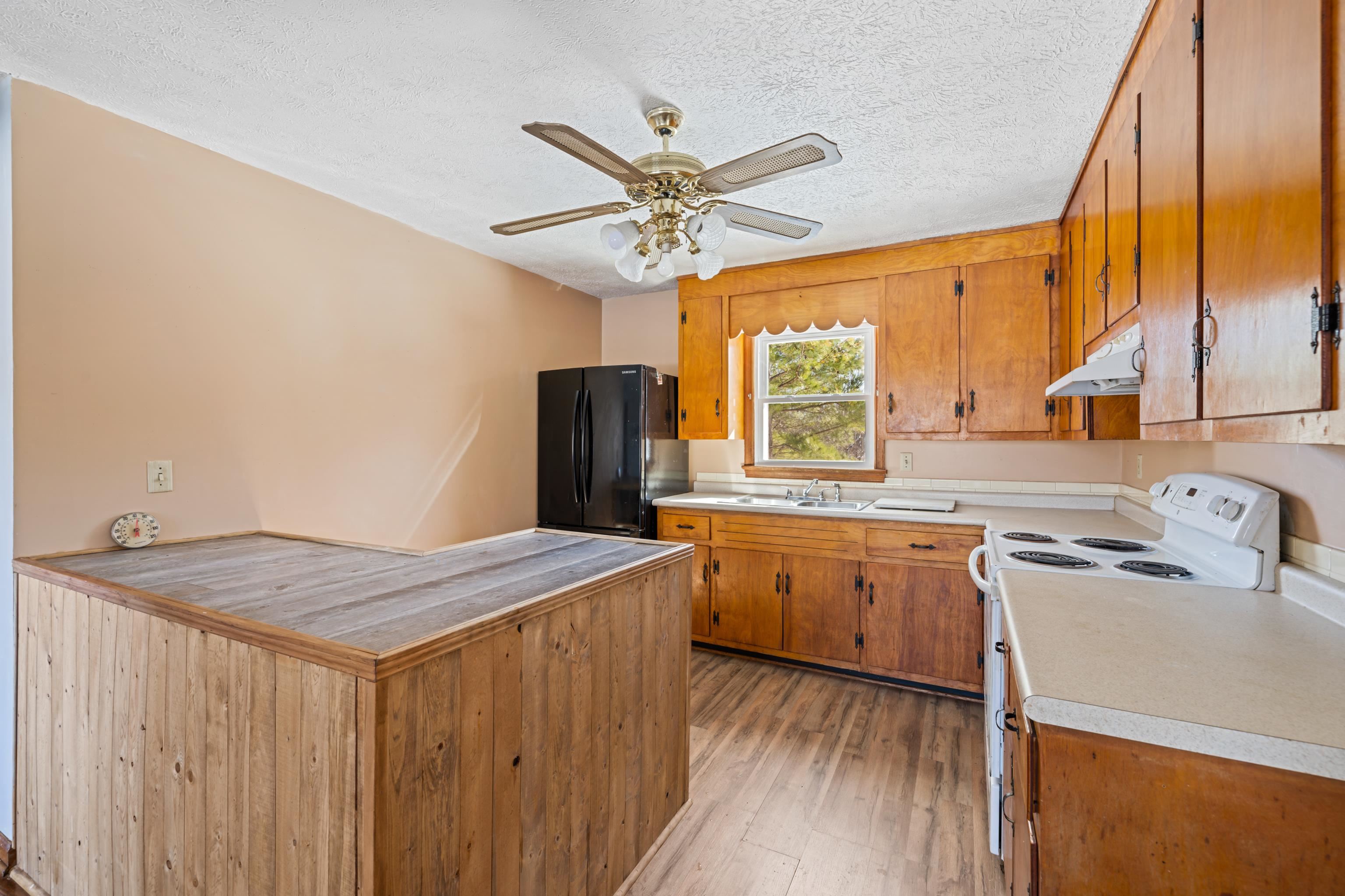453 Glass Hollow Rd