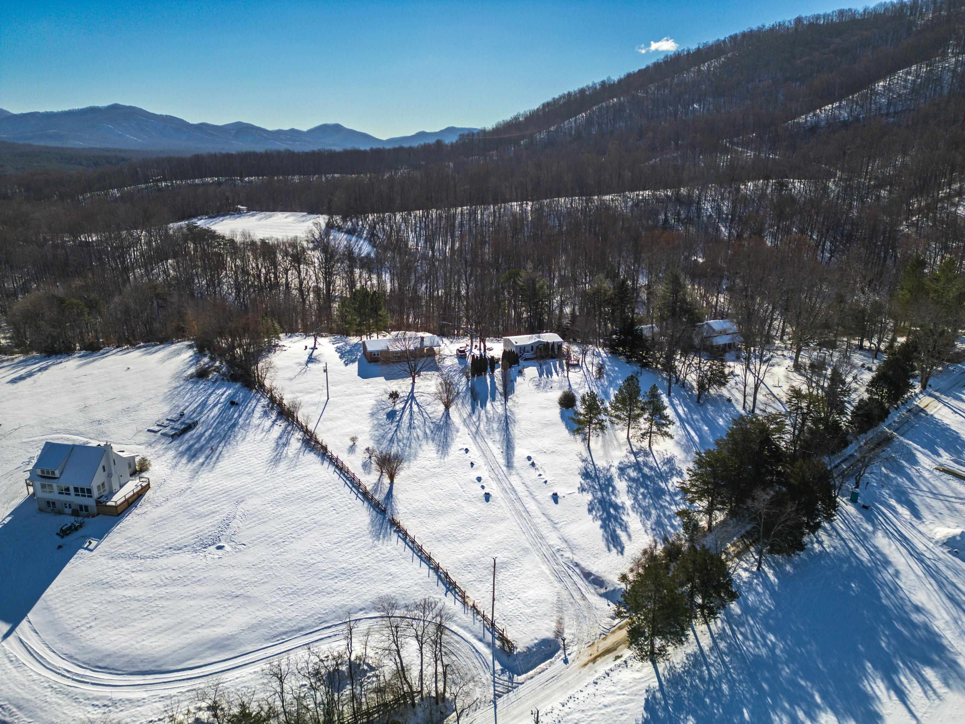 453 Glass Hollow Rd