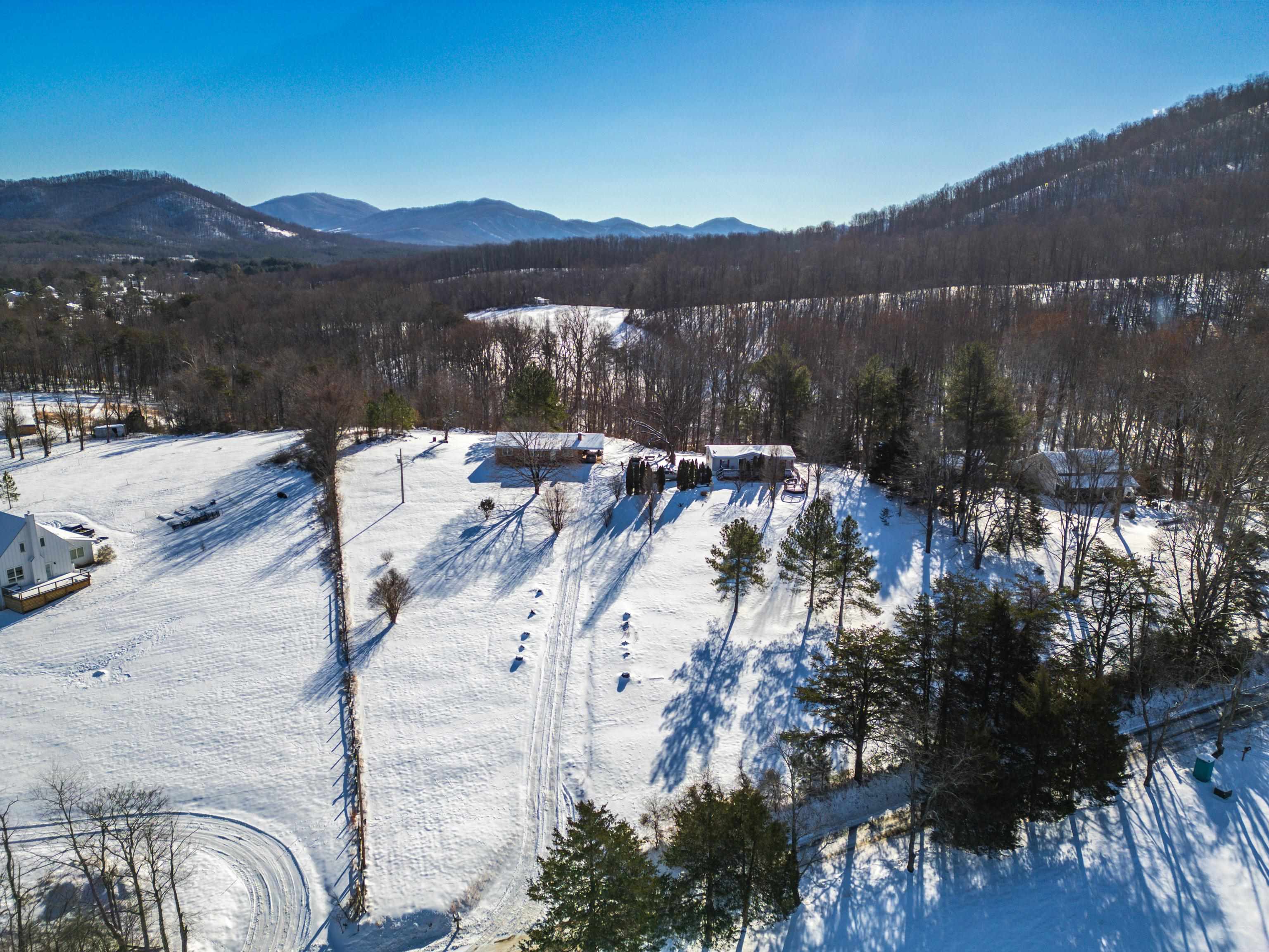 453 Glass Hollow Rd