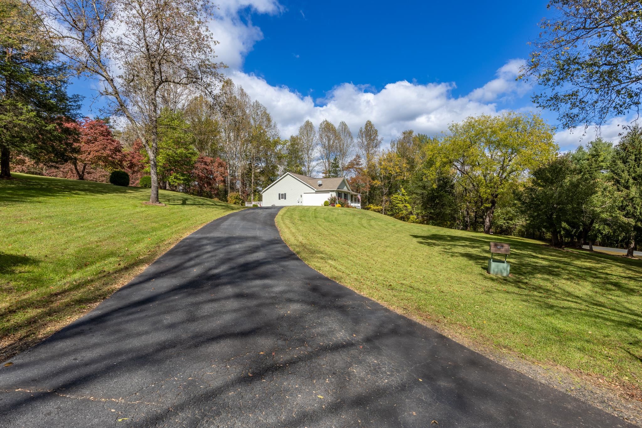150 Heritage Hill Ln