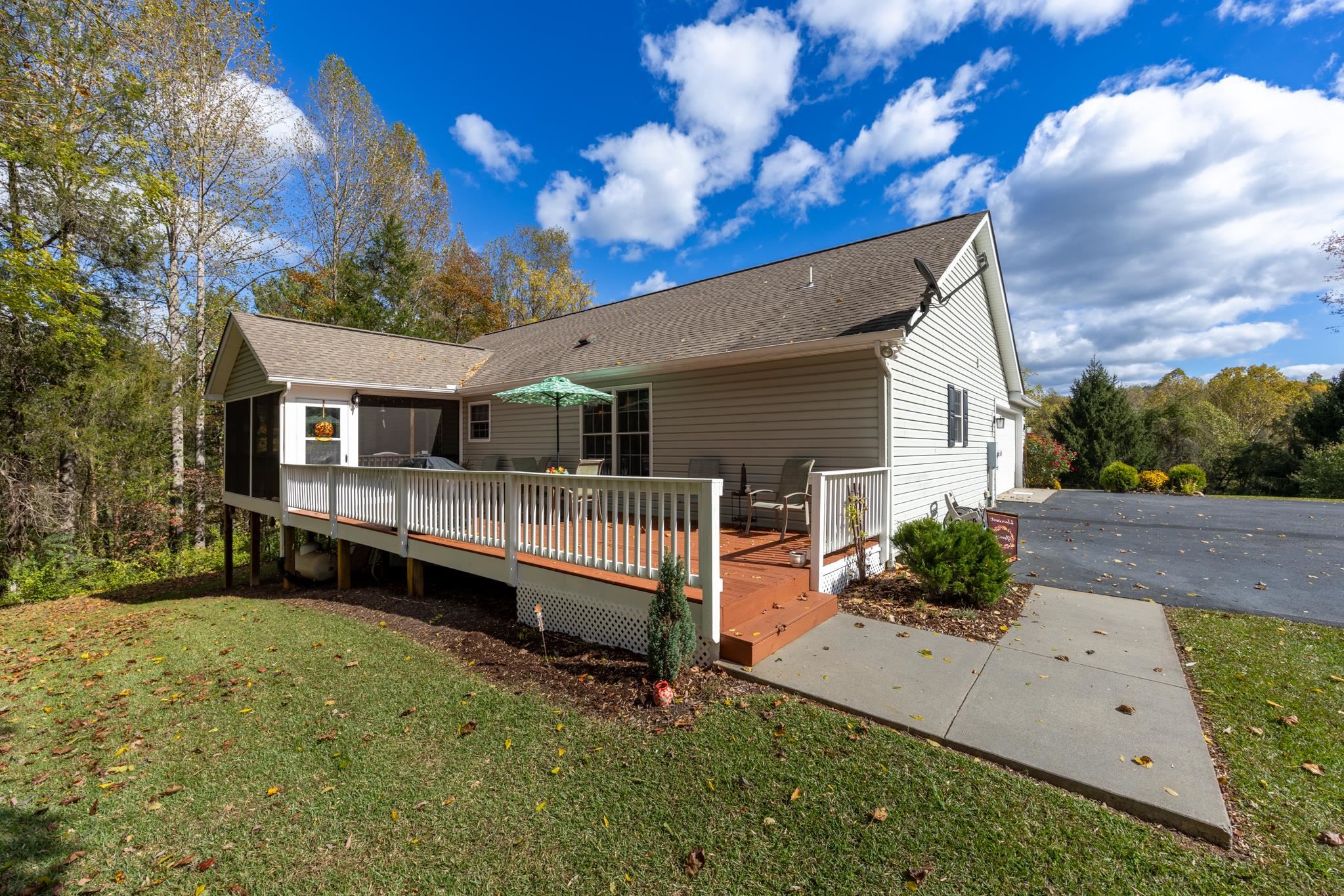 150 Heritage Hill Ln