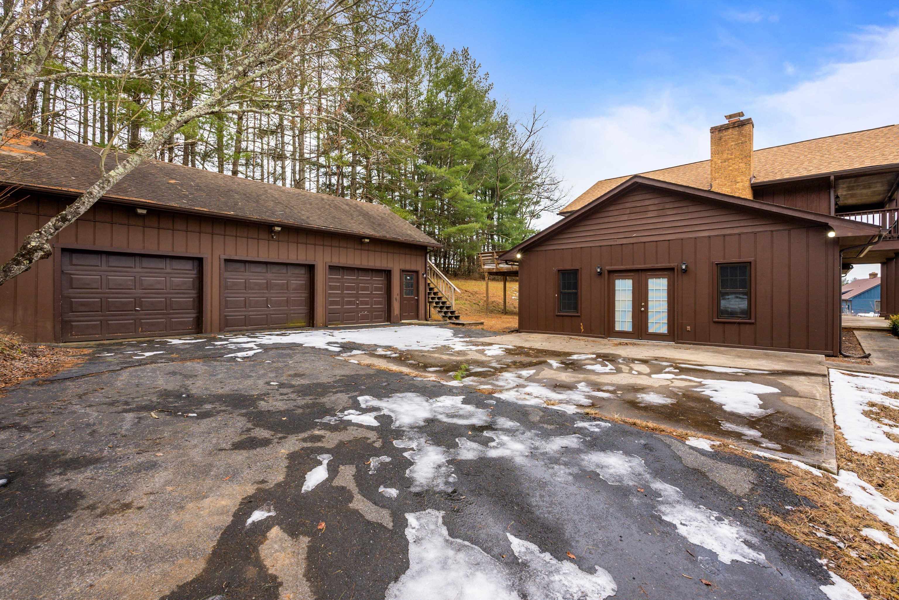 2064 Churchville Ave