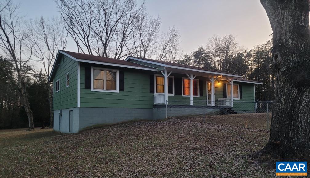 916 Hensley Rd