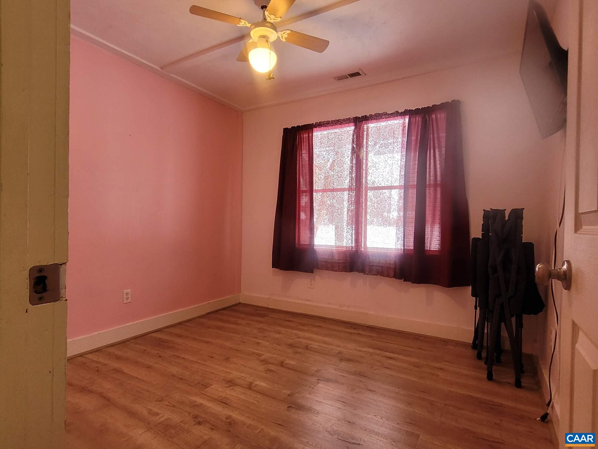 916 Hensley Rd