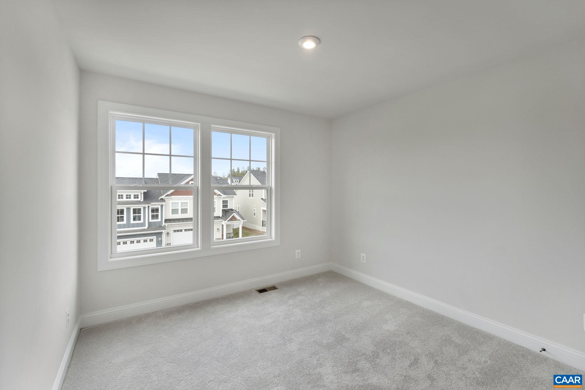 42 Farrow Cir
