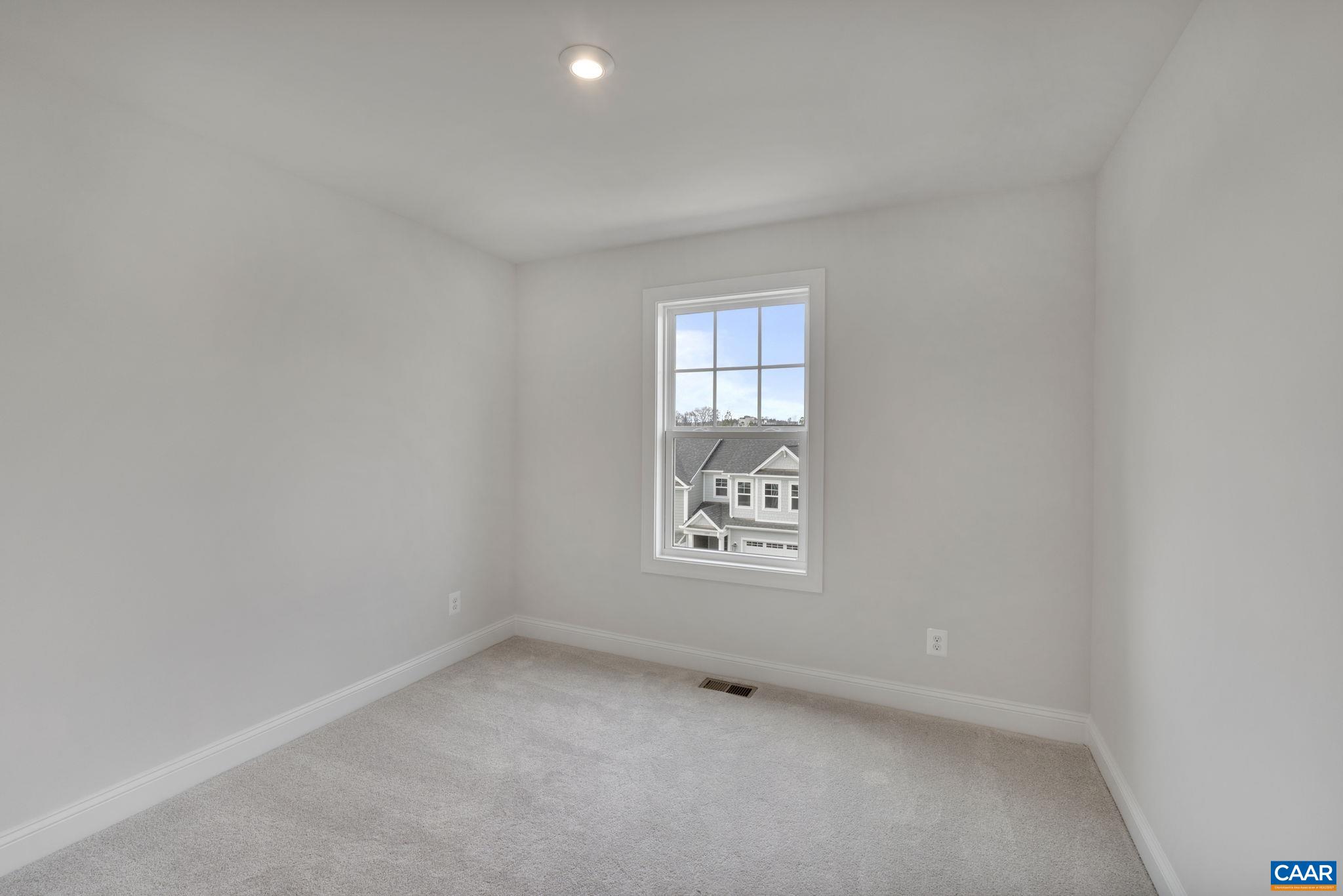 42 Farrow Cir