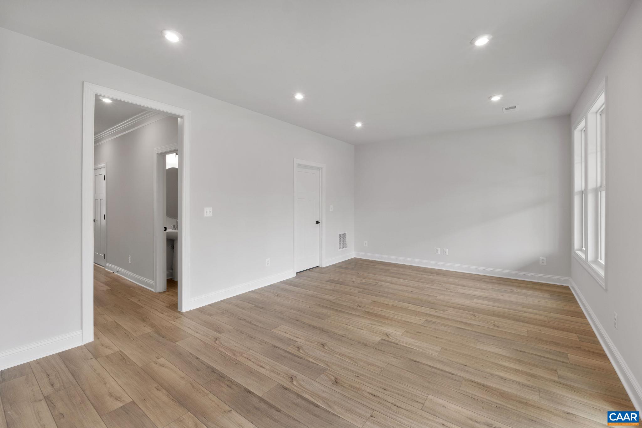 42 Farrow Cir