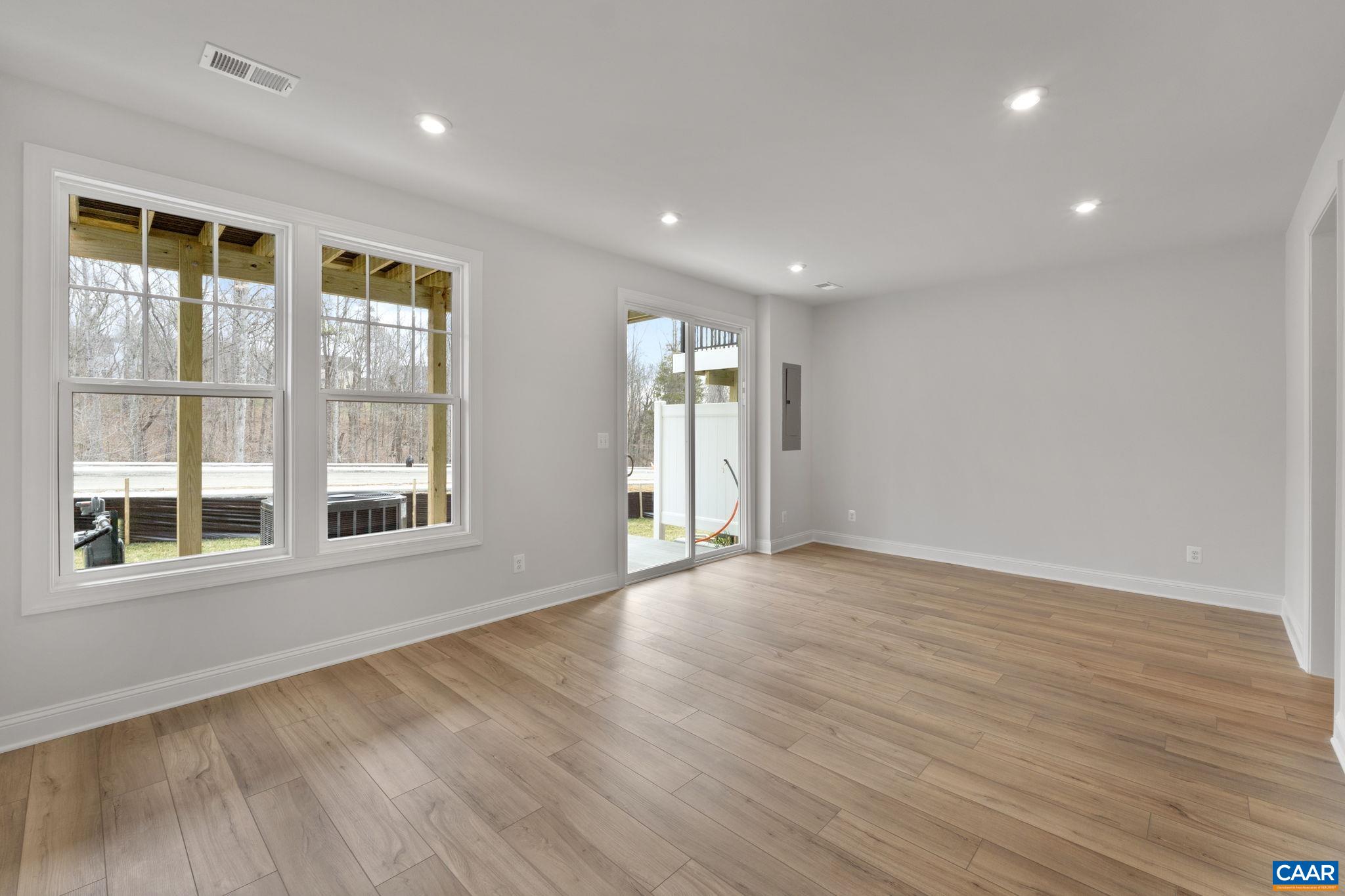42 Farrow Cir