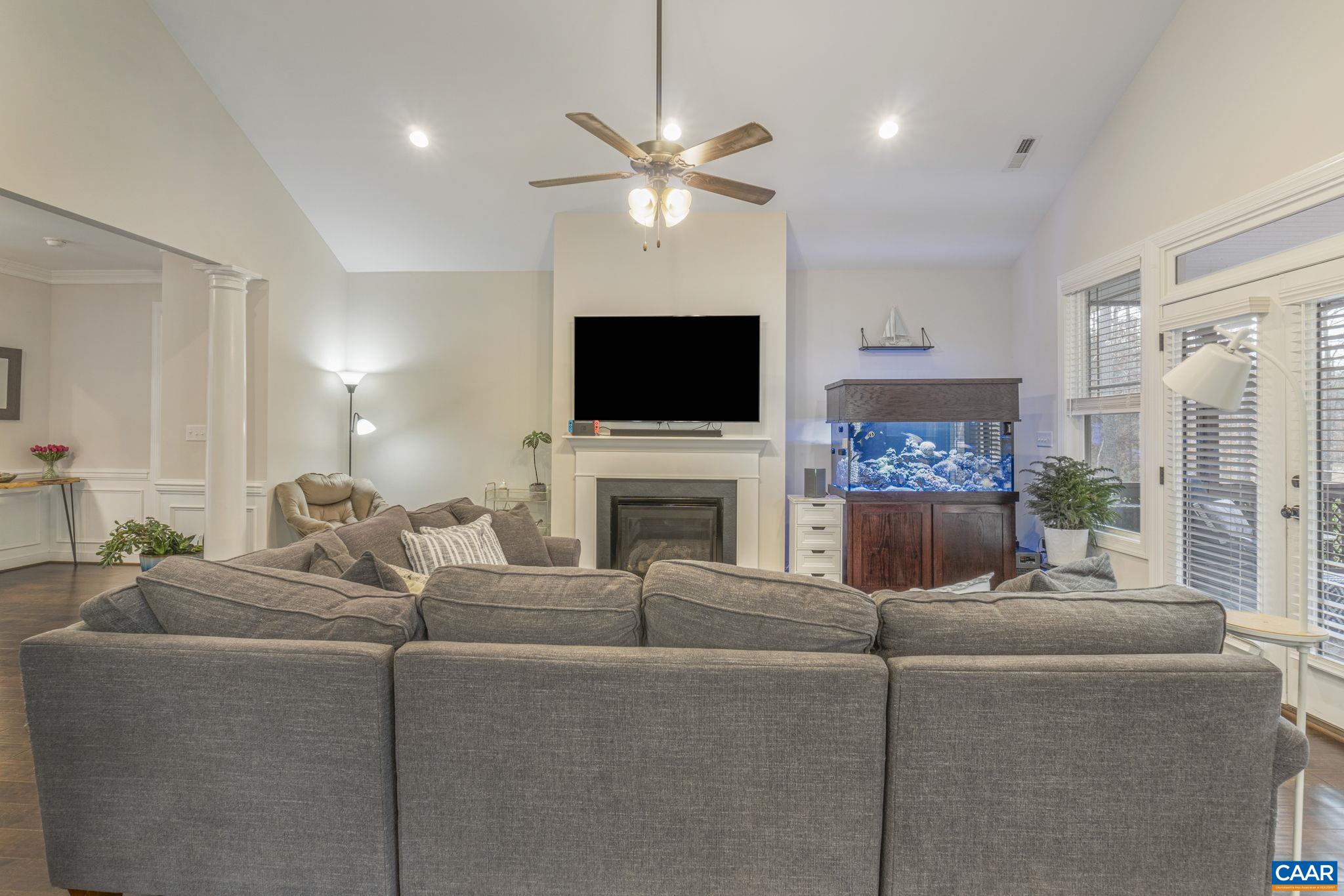 41 Pine Shadow Ct